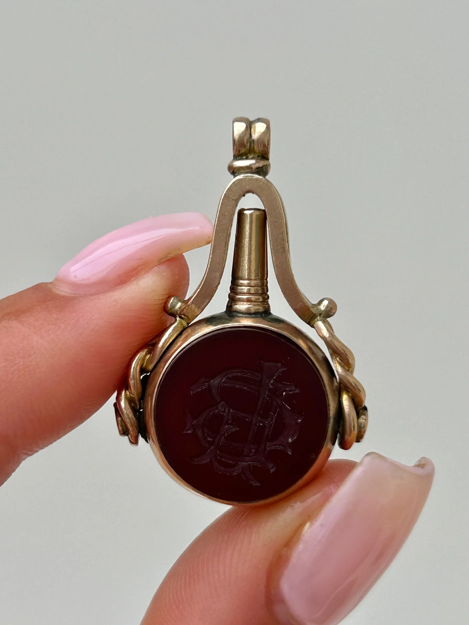 D1986C24-D24D-4252-AEE8-B22EA2DC91F5