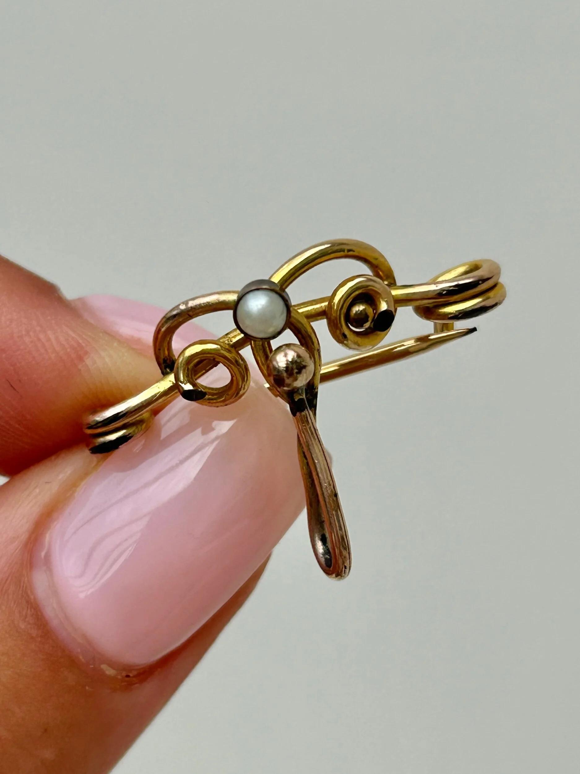 5DF85351-4B18-49DD-AA80-210BF4AA8DAB