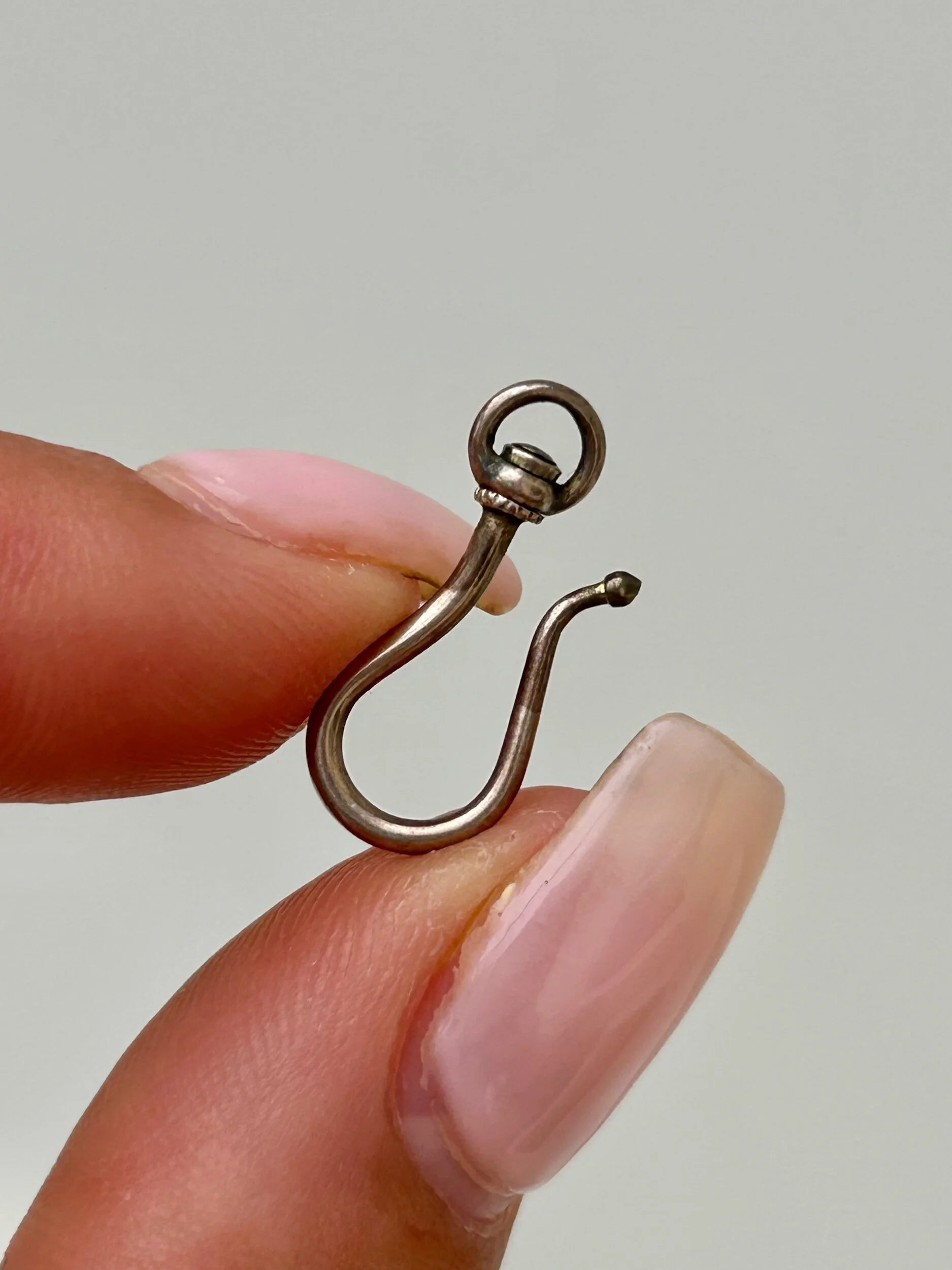 9B87C048-D83B-48F8-B41F-45D180B28E38