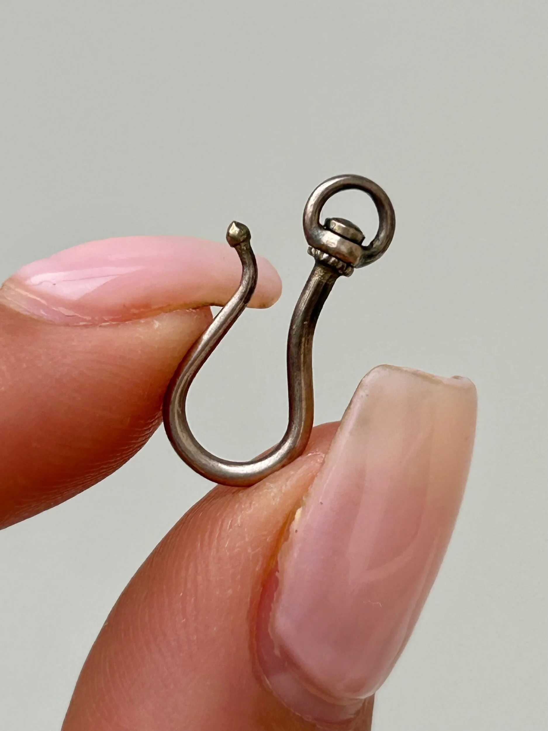 E98C4A9B-6C9B-45DA-8147-81325424E681