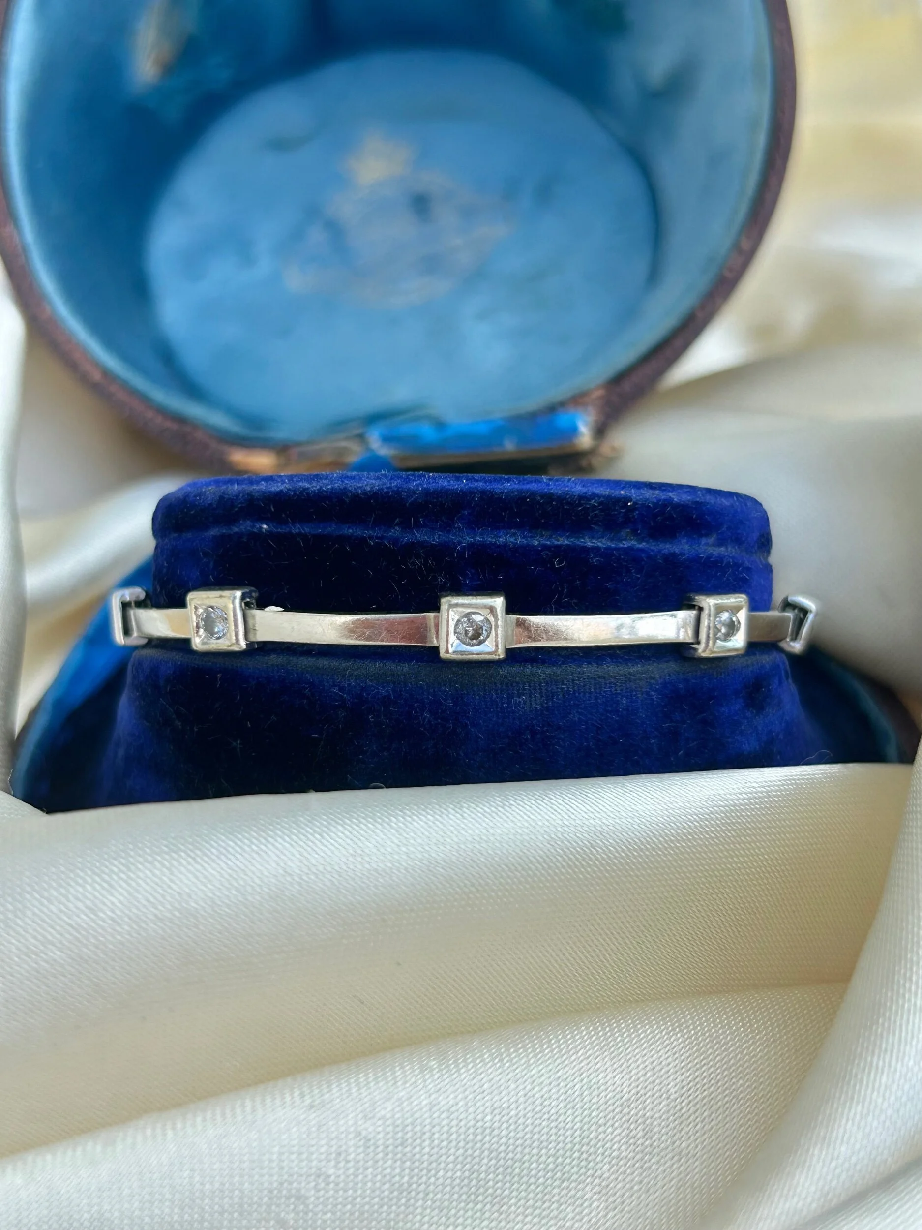 259756E4-222D-488C-8ECB-A20872CBE439