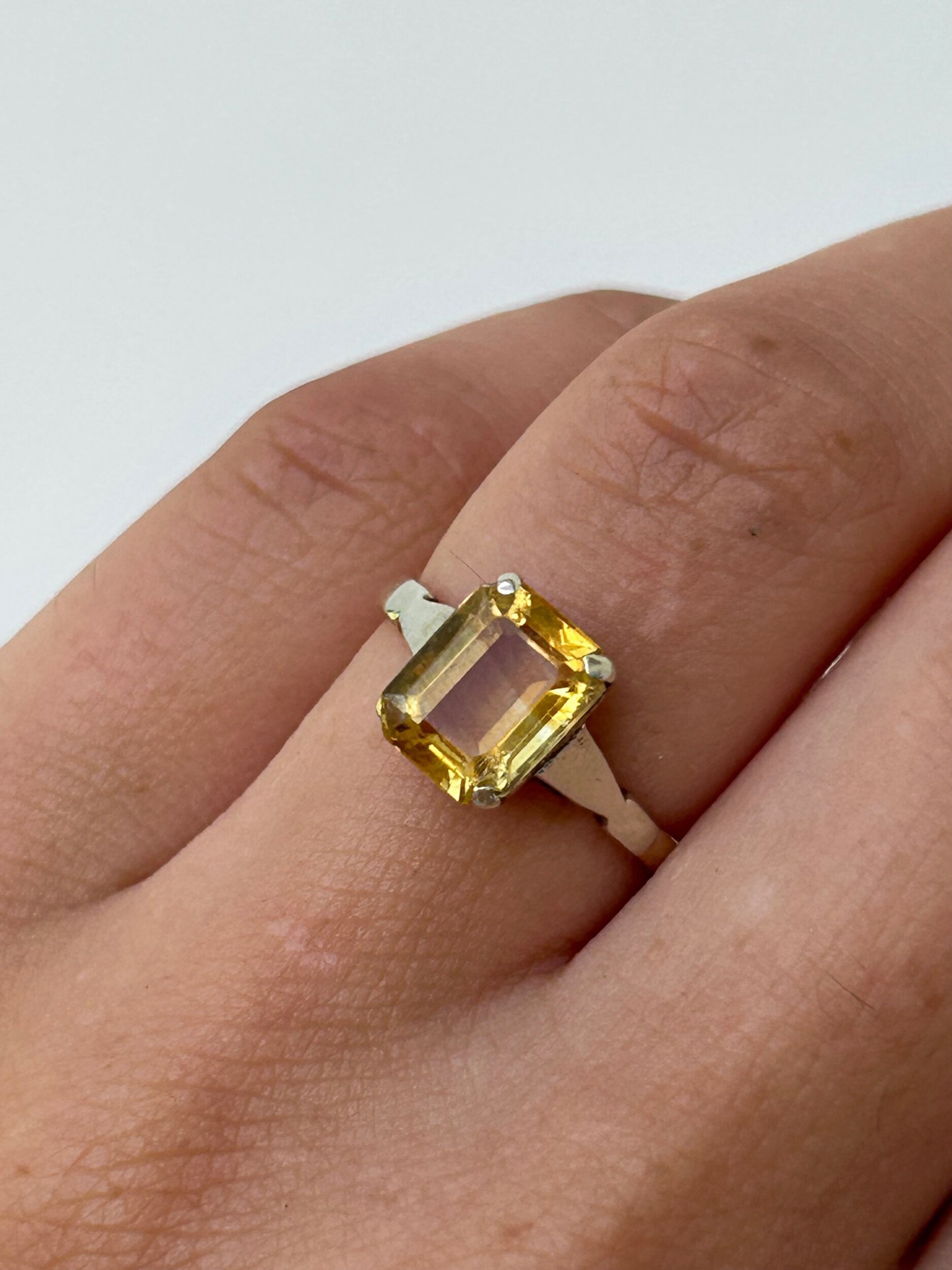 1A529E90-7CD6-4FDE-898F-6FF1D4815F43