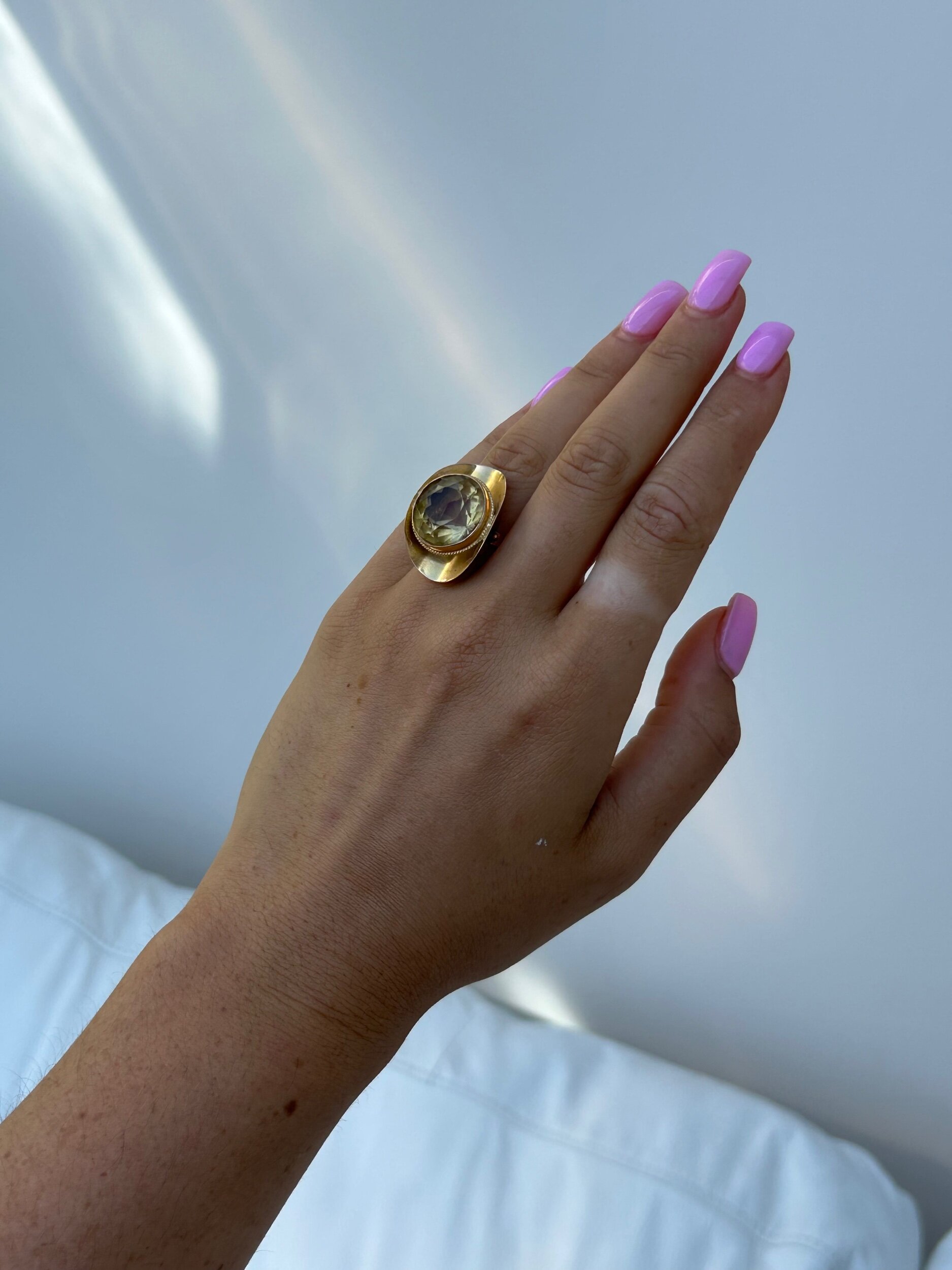 58252944-0542-4F84-B0B4-71FD9586C36F