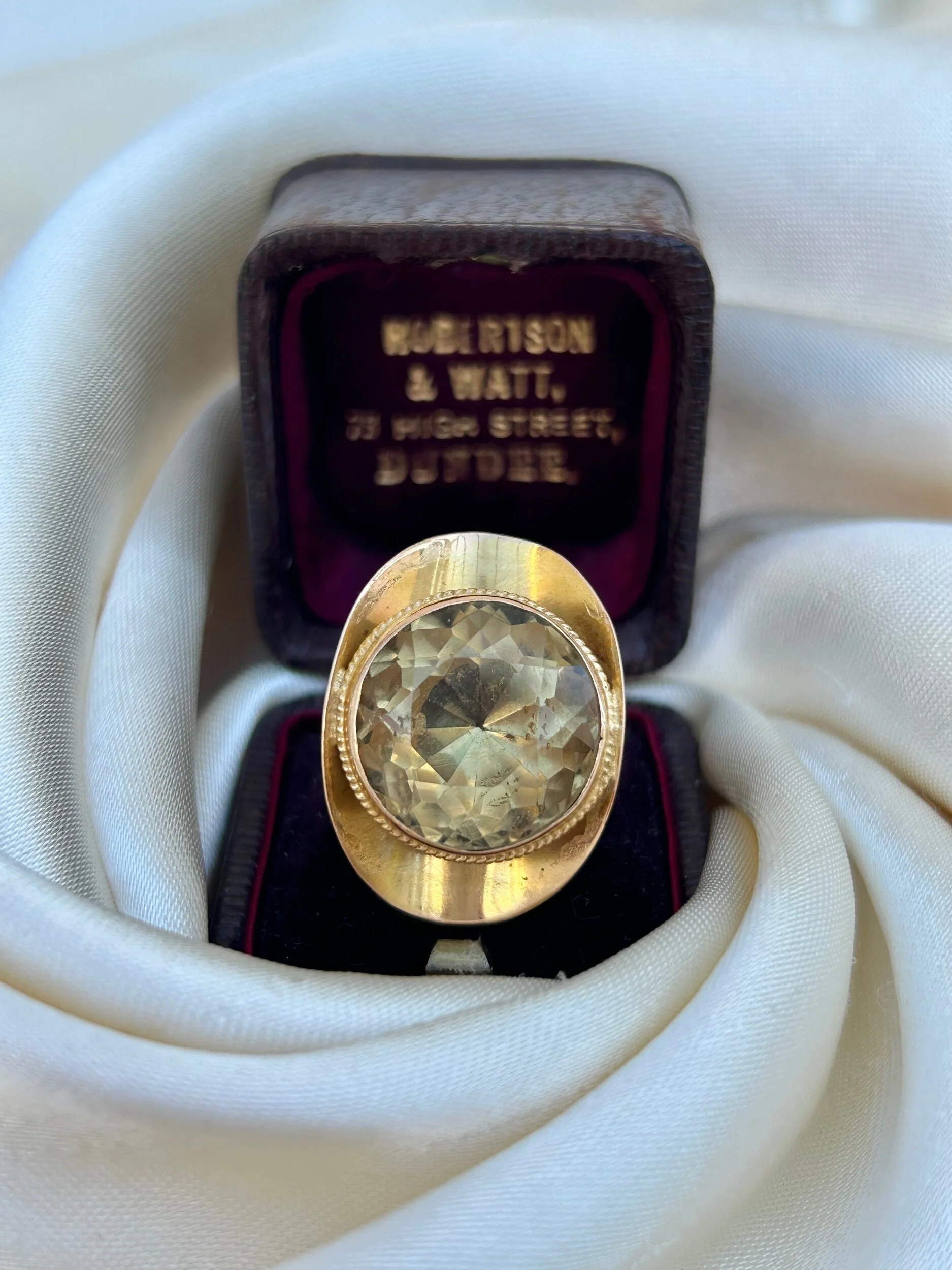 52BF7C9B-661C-4D9D-BEAD-8AD1C1834304