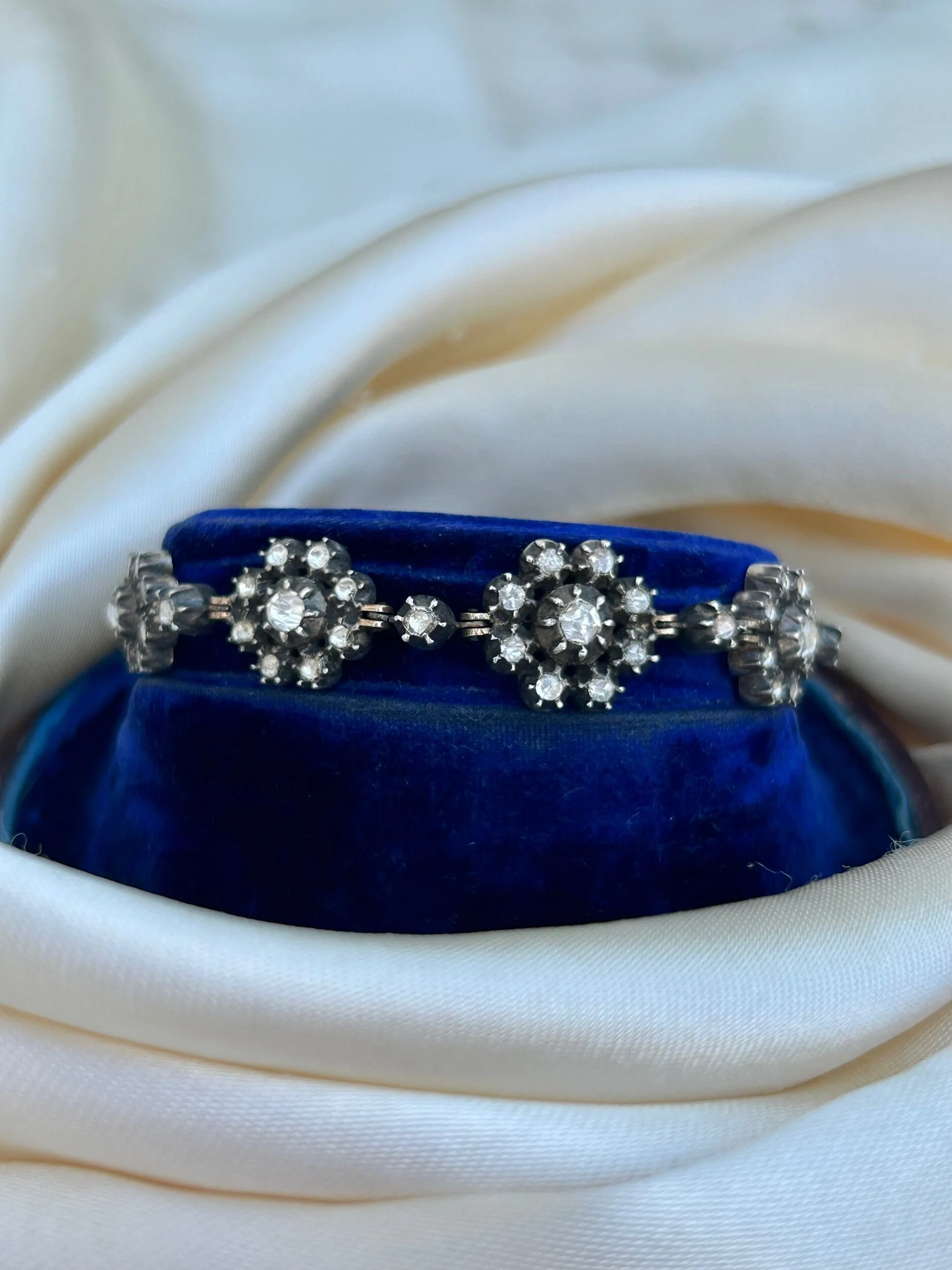 8AA7048E-FAFE-4457-B2D4-298BC0D8DA6D