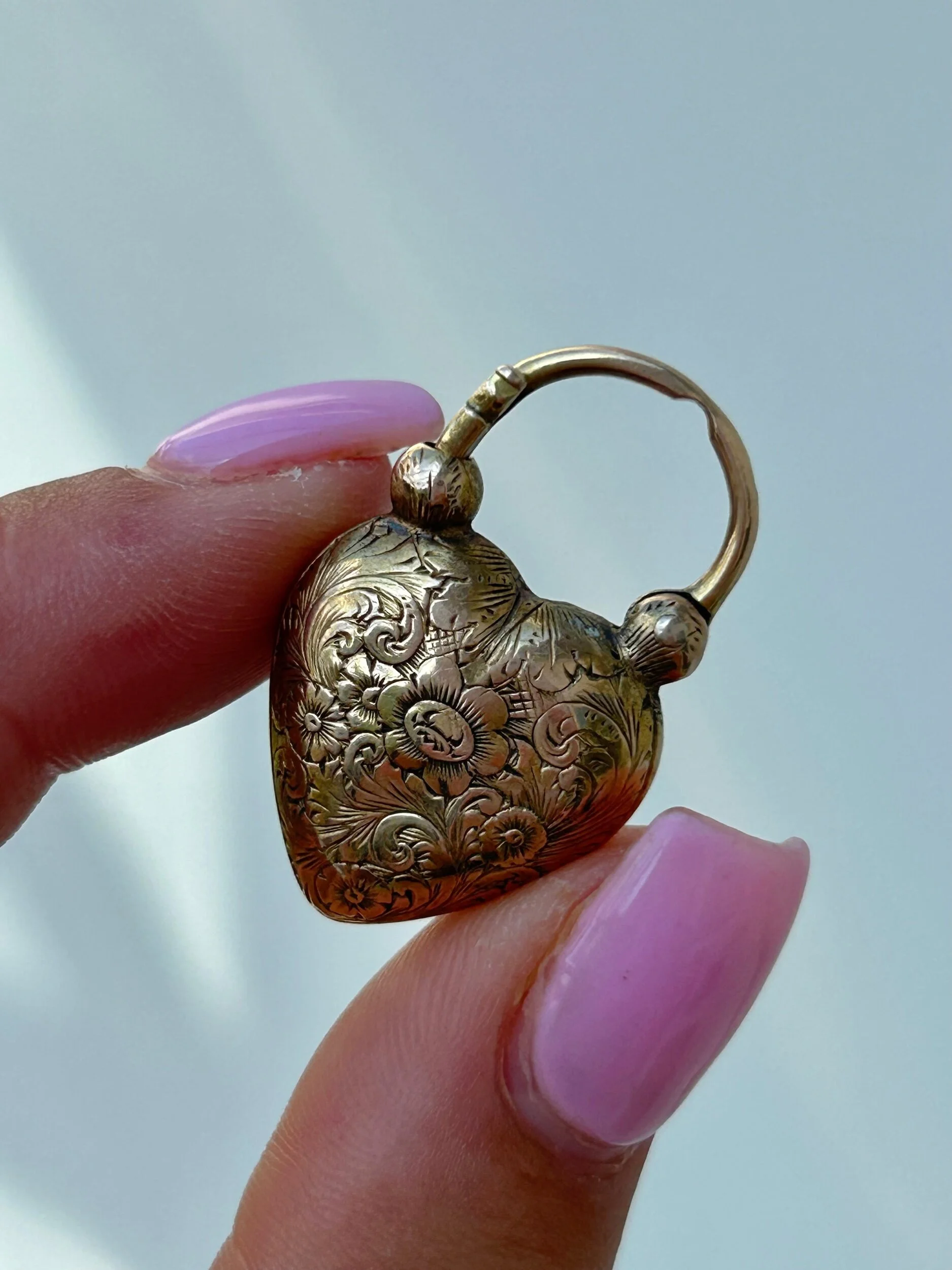 DDFC7DDE-95F1-4ECB-B86C-DD2FCACD191B