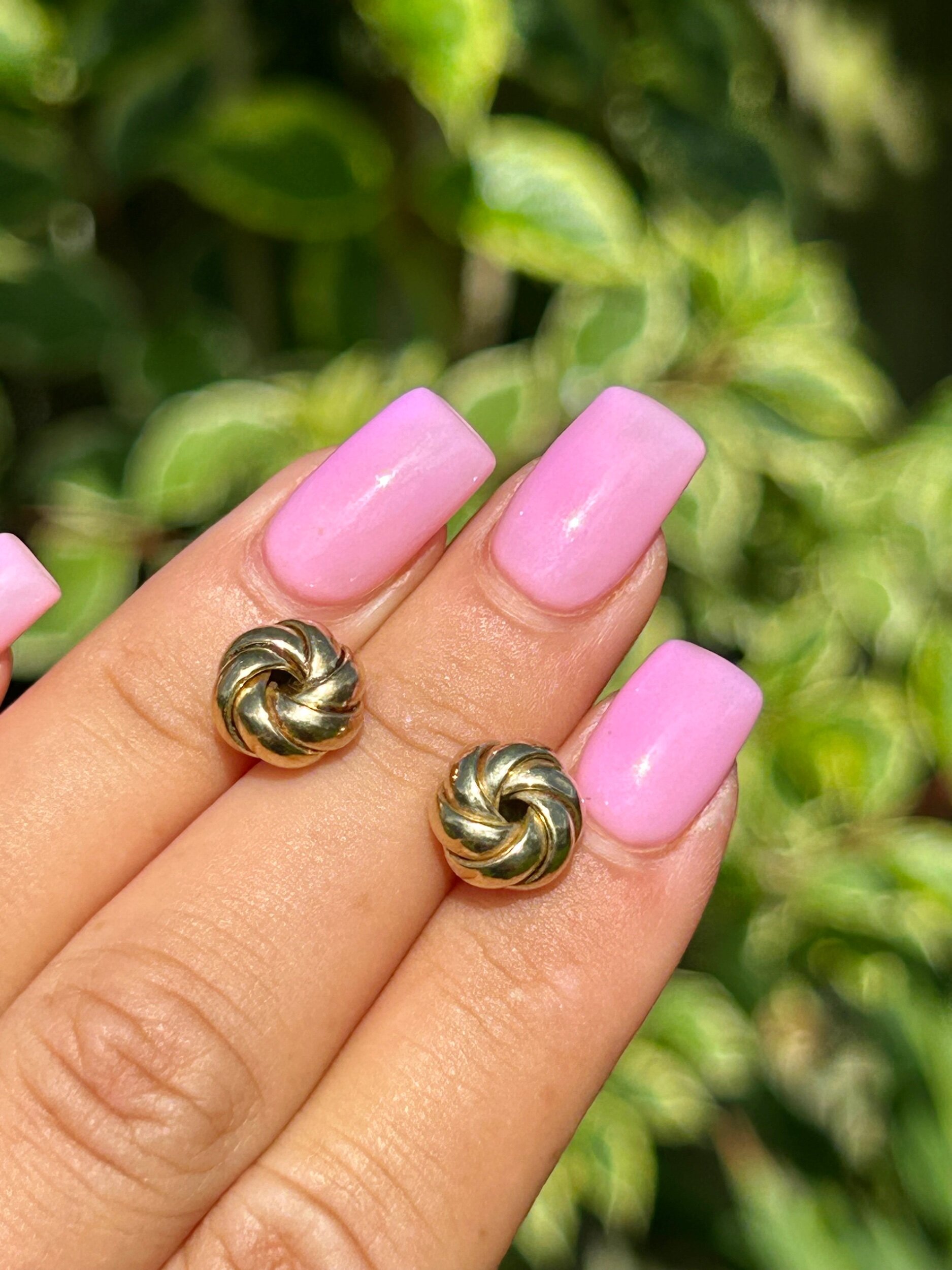 6B502EEC-2603-492E-8E85-A721EF892B8D