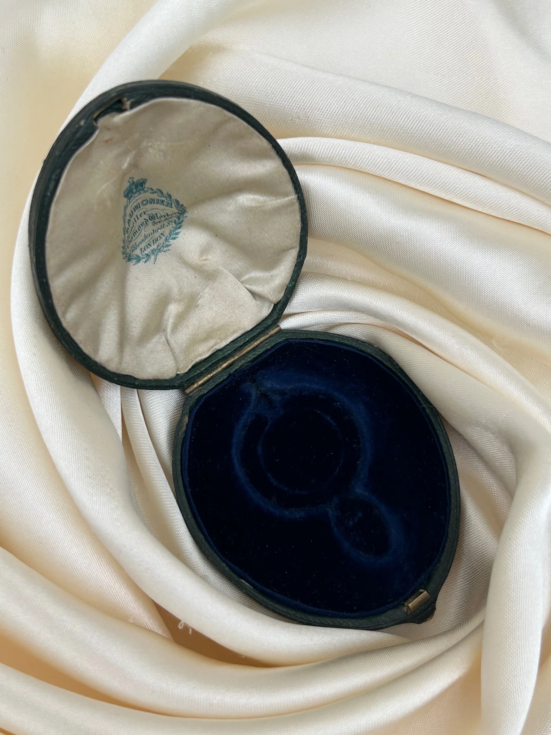 AAFFEFDB-122E-4CA4-82E0-F85D91E5F185