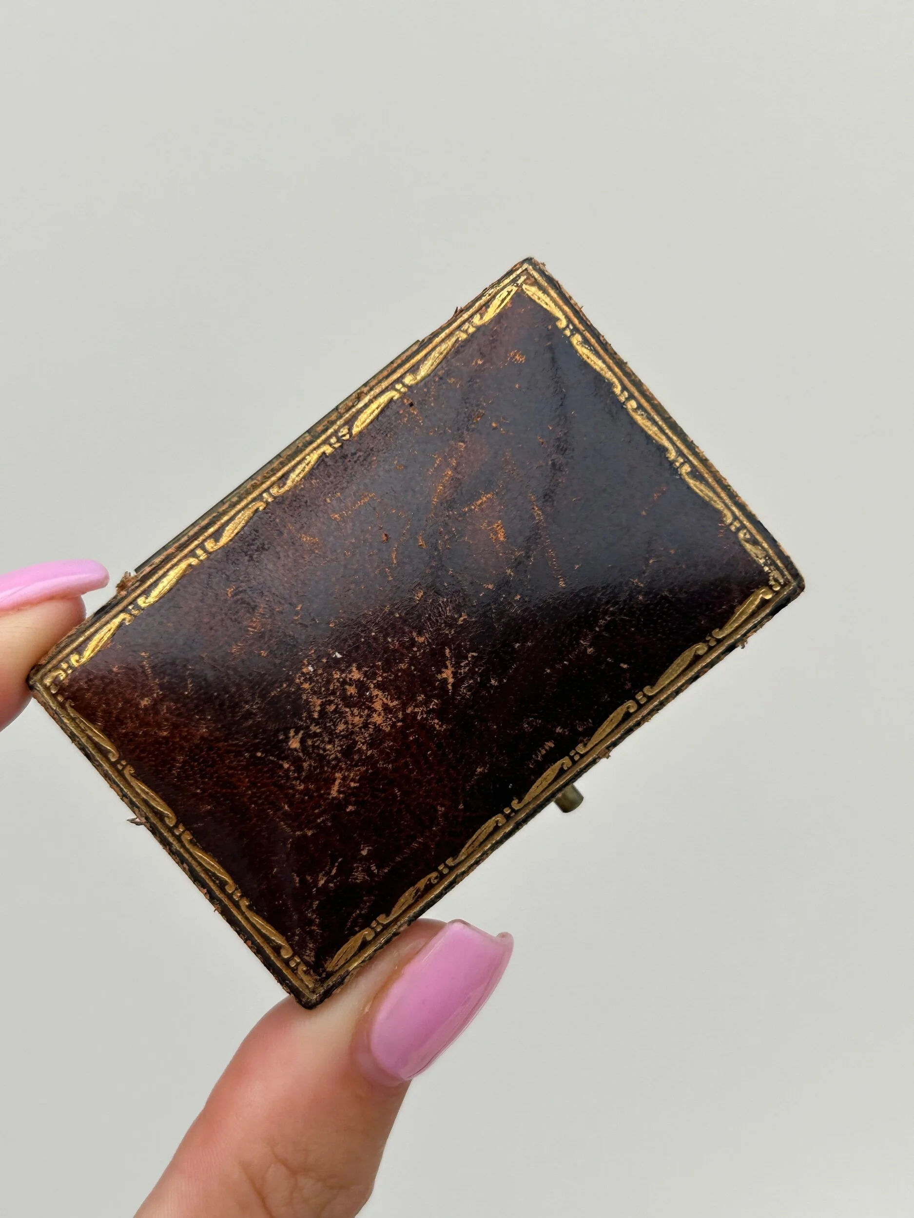 E7EAFC18-CFDB-4854-A84C-3192D0F54A5C