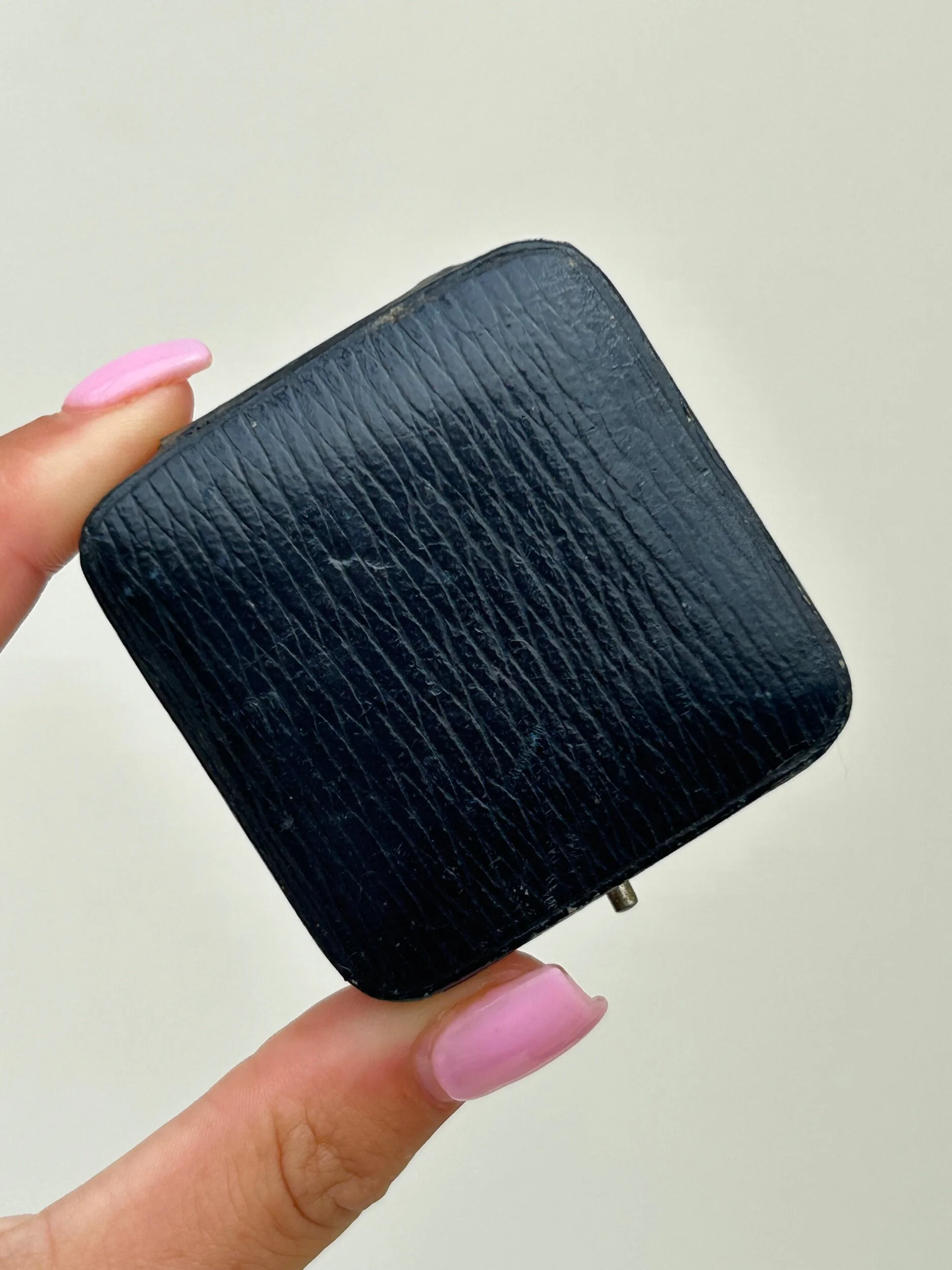 FEB3C576-04CB-4F60-9855-568AE23011FC