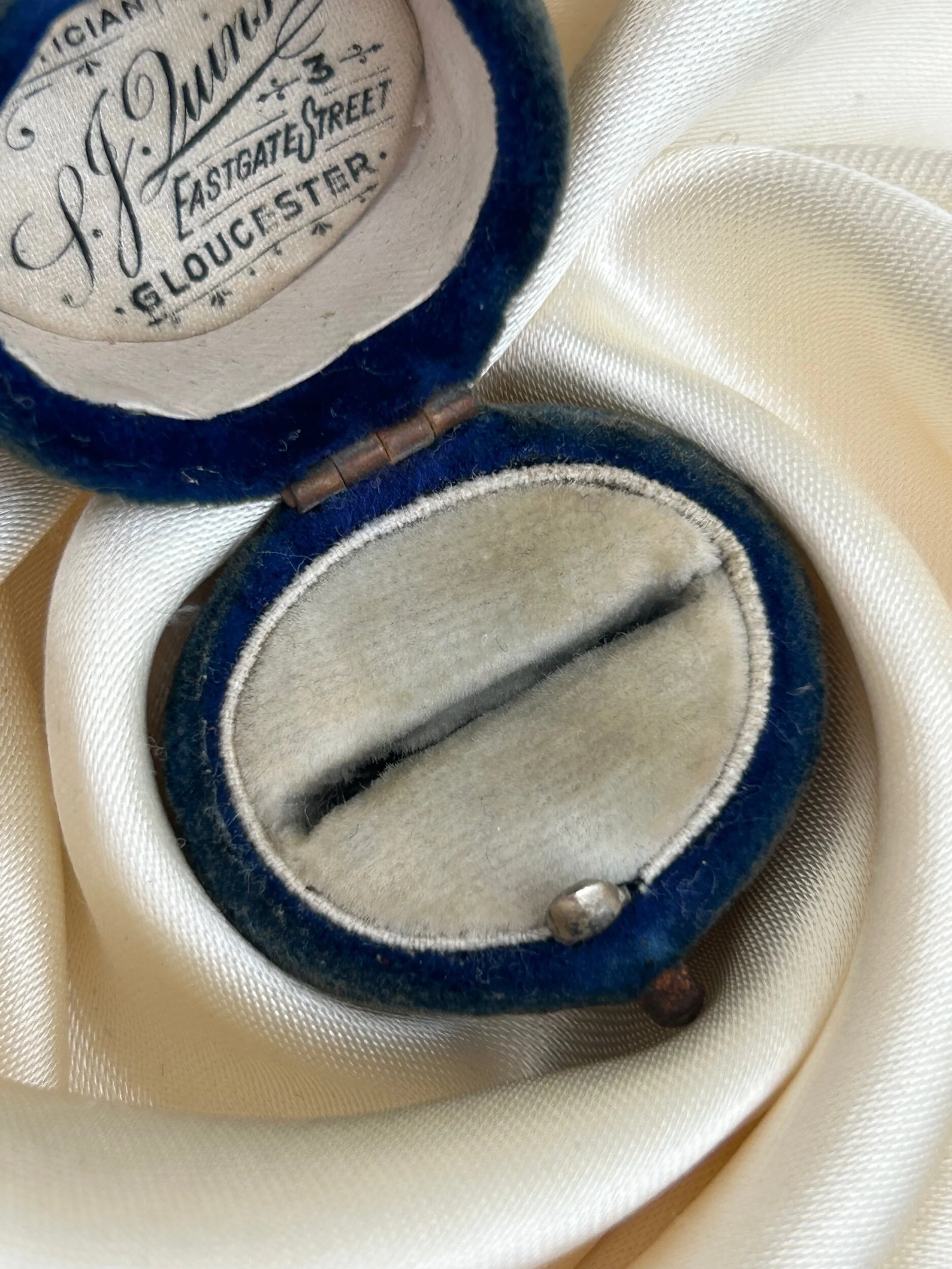 A3983F44-F500-4EA6-9064-BBF4C70D5A7B