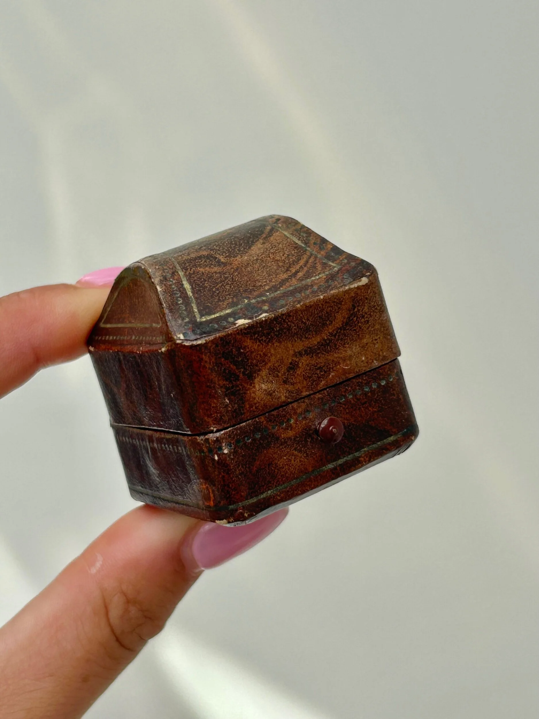 DC66F830-6F85-4C55-A5E2-9D87EB7898B4