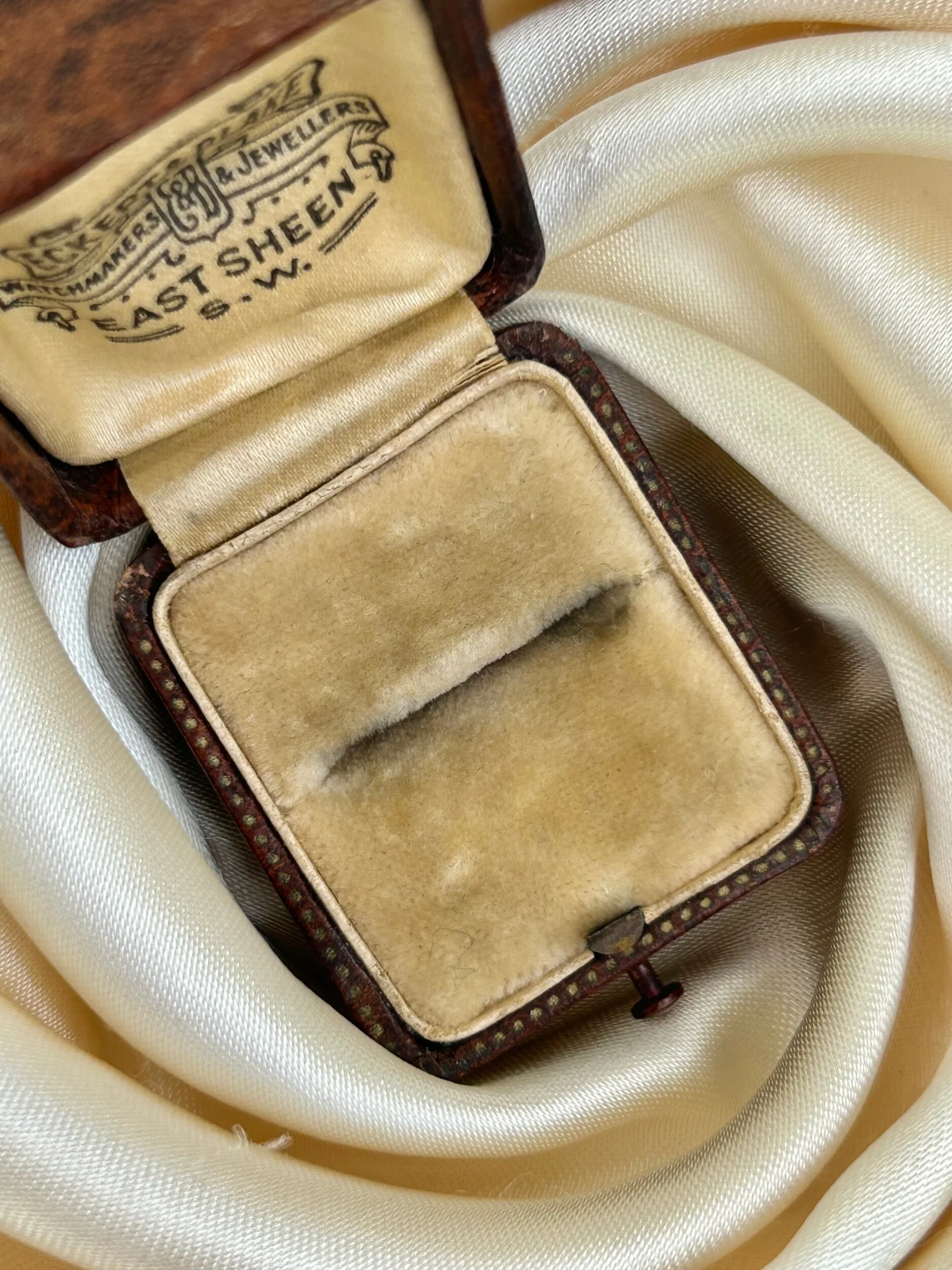 4B9723CD-F920-4510-B0C5-0608A5F9C199