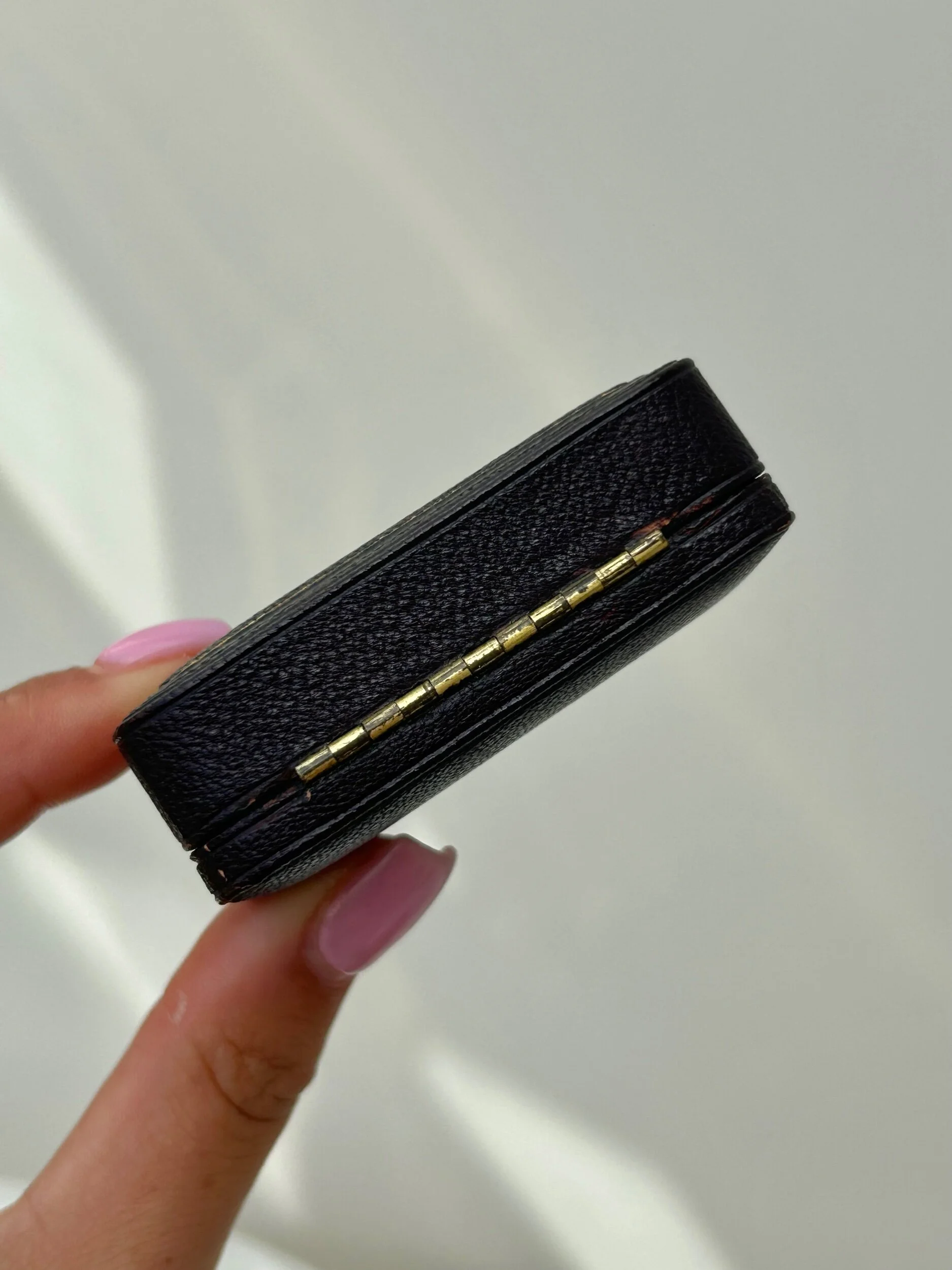 56C0B380-8BFD-4399-8996-A2B4D6690324