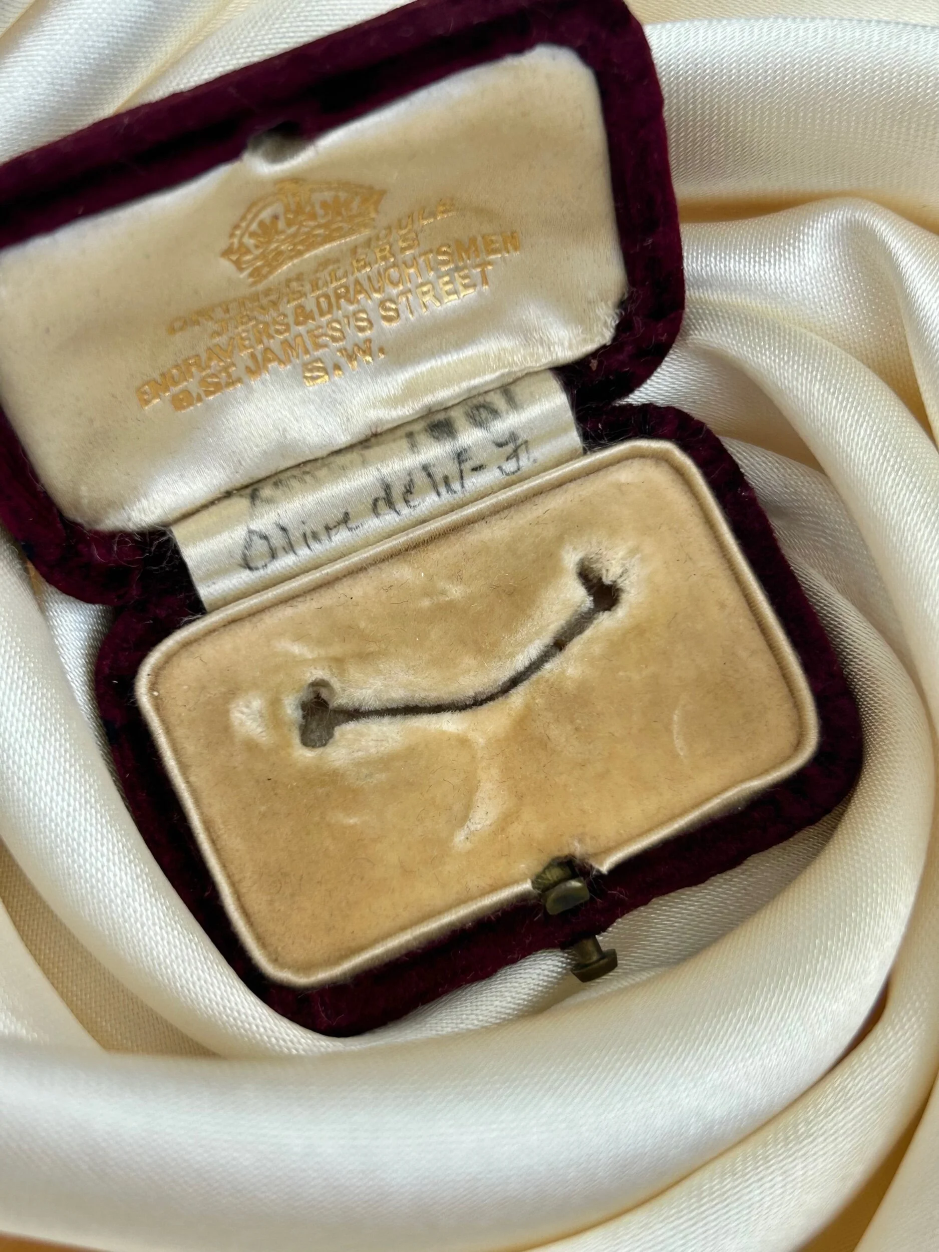 27318CB7-80D1-4B5D-9571-DE1D0B26277B