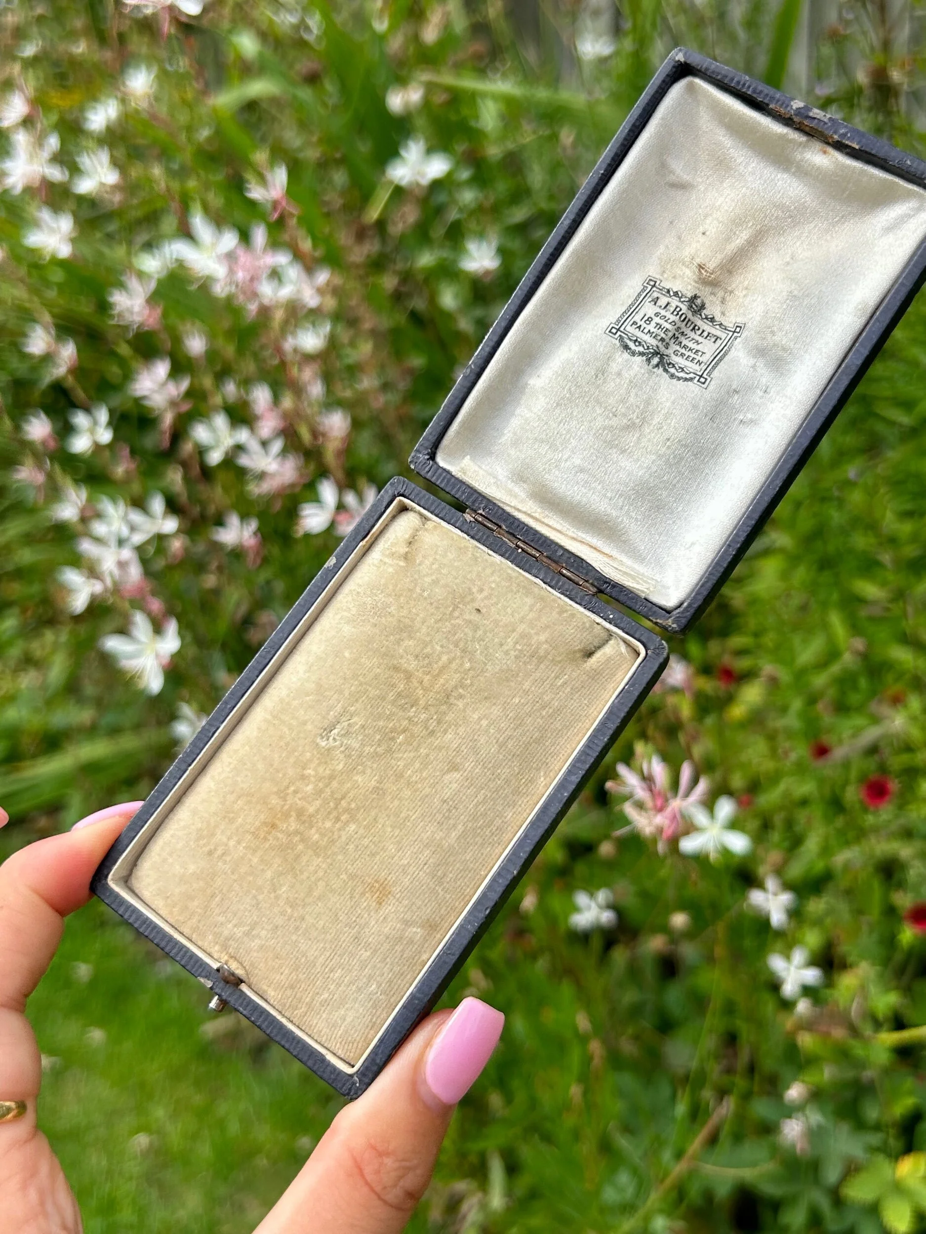 8A1342B5-EE22-43BA-AD6D-2928B6B9D91F