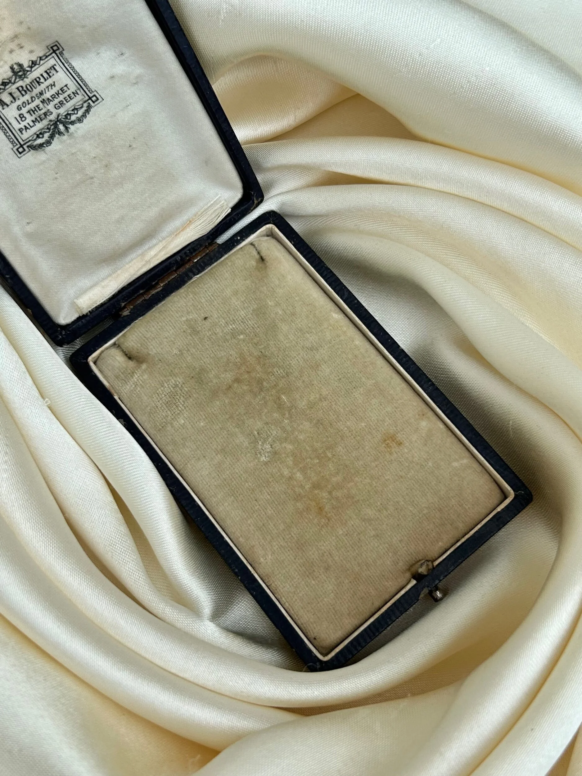 A705EA34-C978-4BB0-A5E1-7951953D52B4