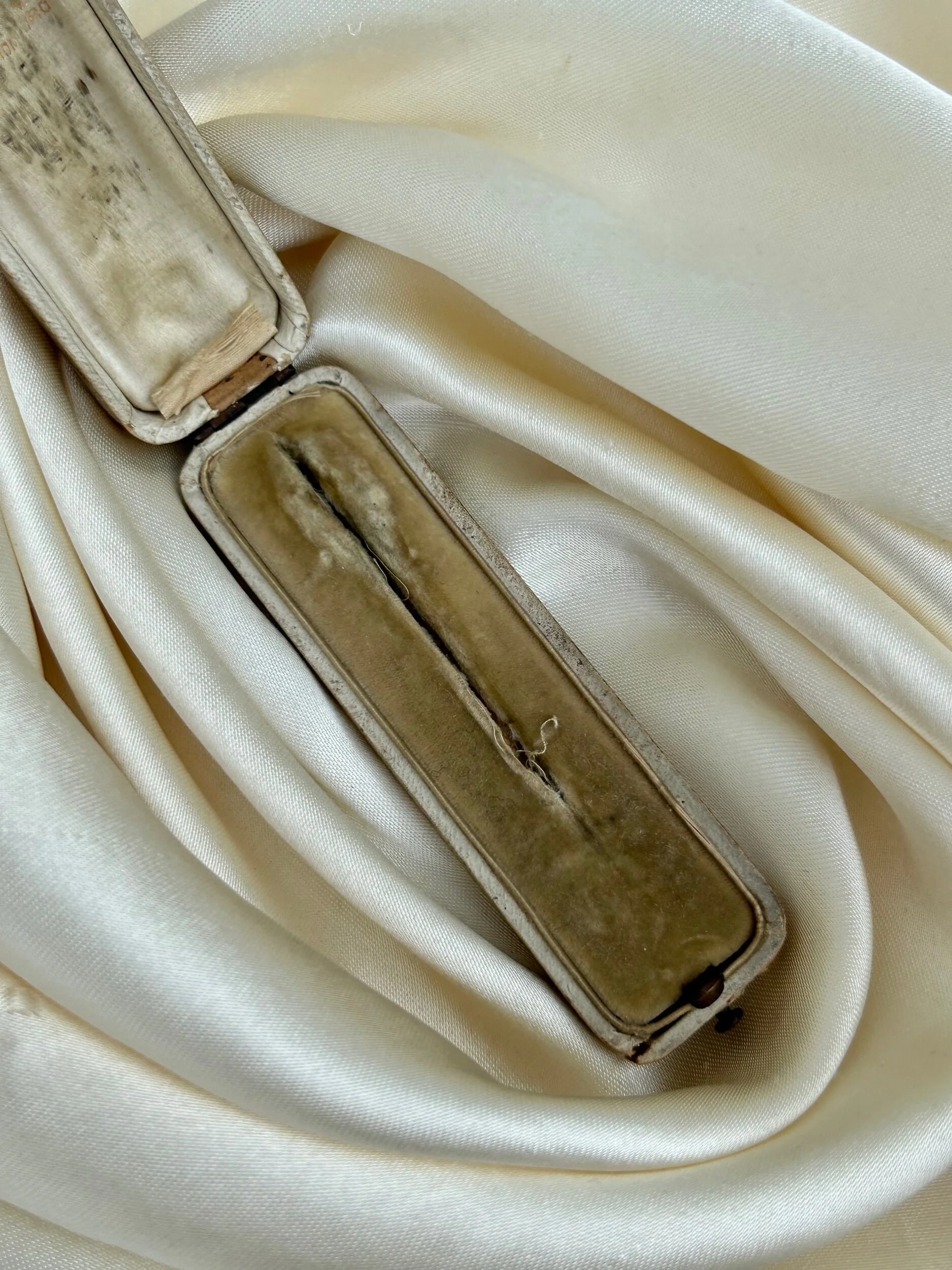 835841BA-89EB-4795-94BA-7C27D3B62B11