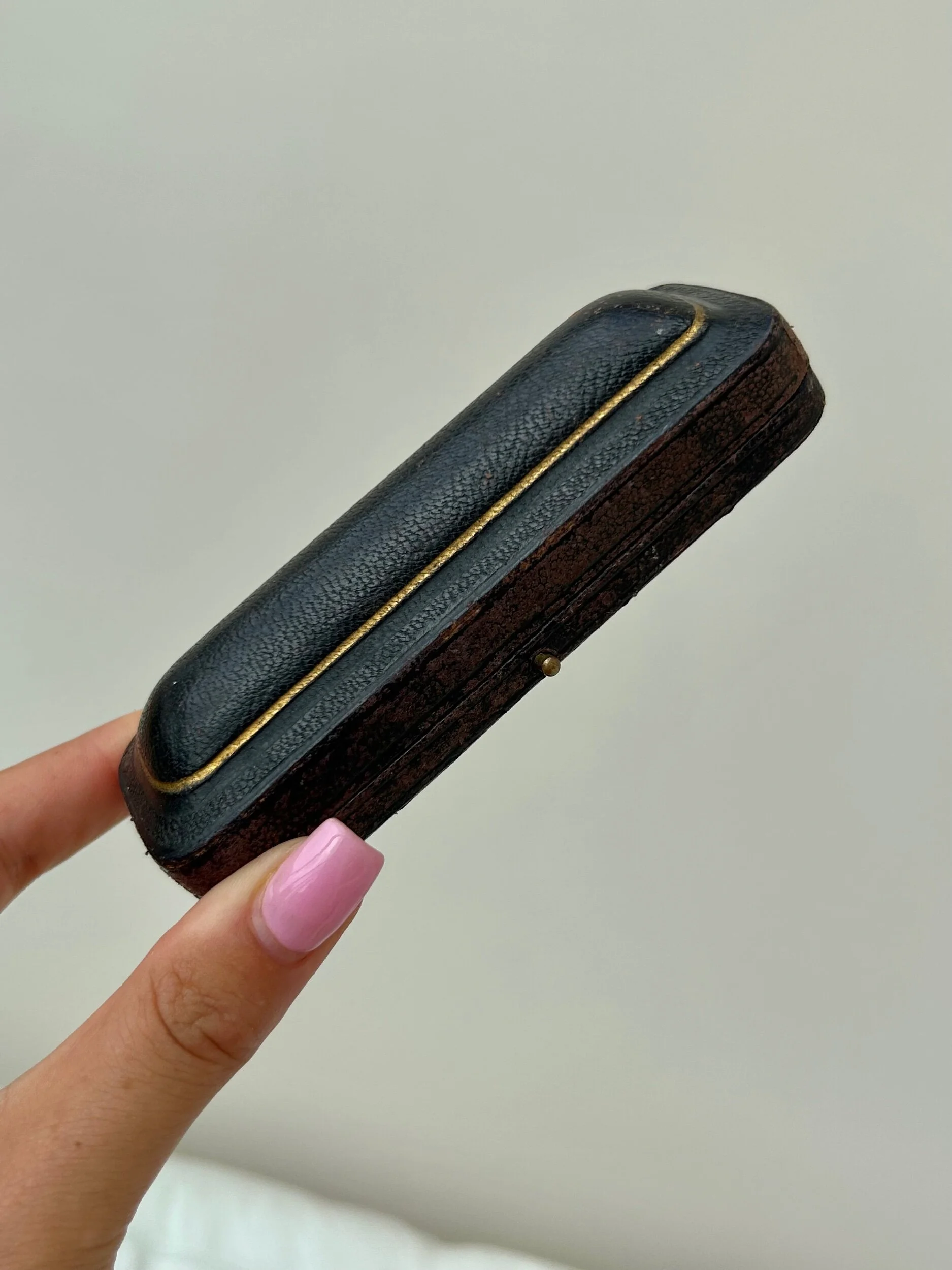 8F46BCE9-B64C-45B9-902E-94DBBA9E4CF8