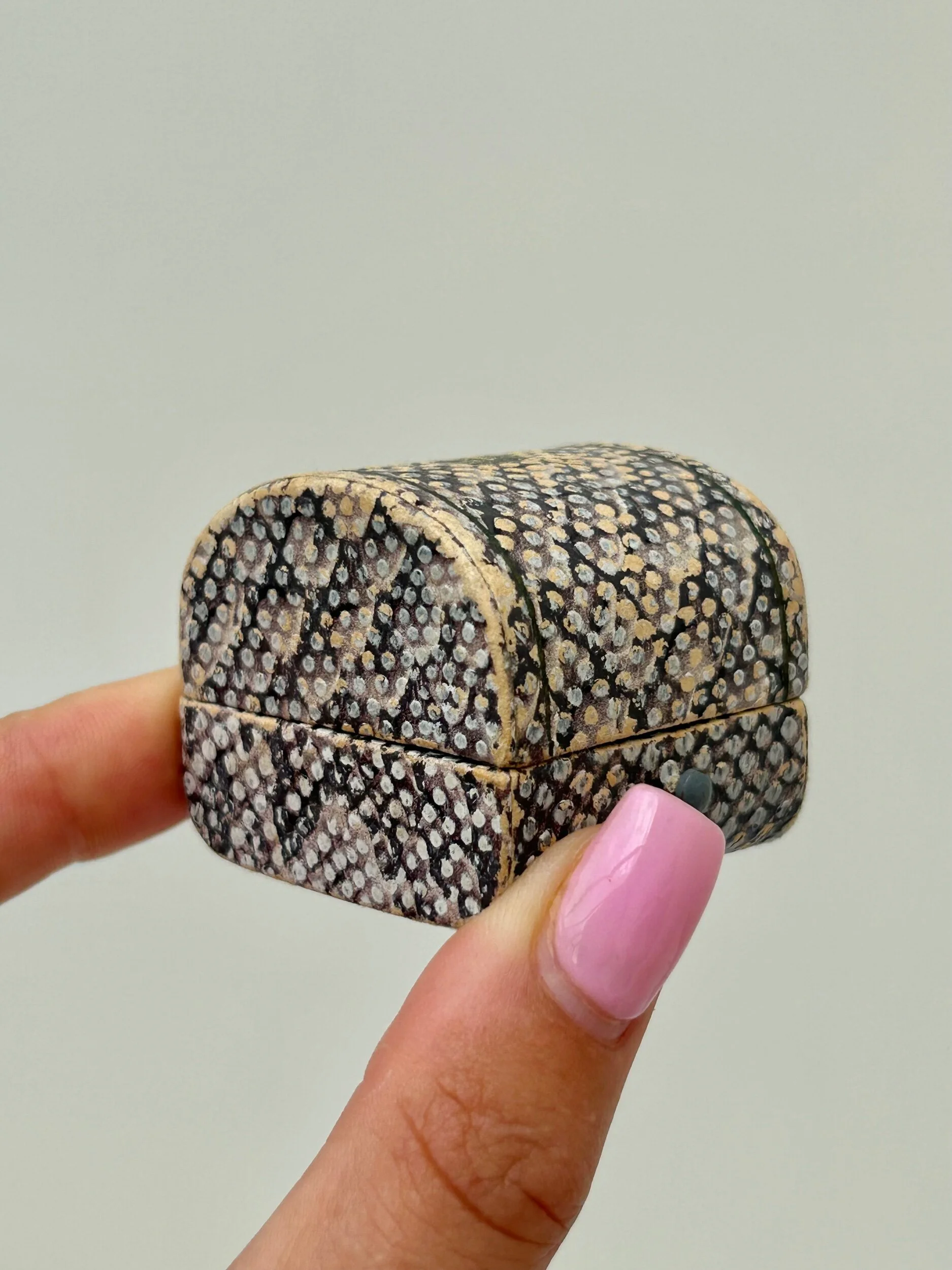 132A1DA6-BEE5-42DA-8140-999EBE31889A