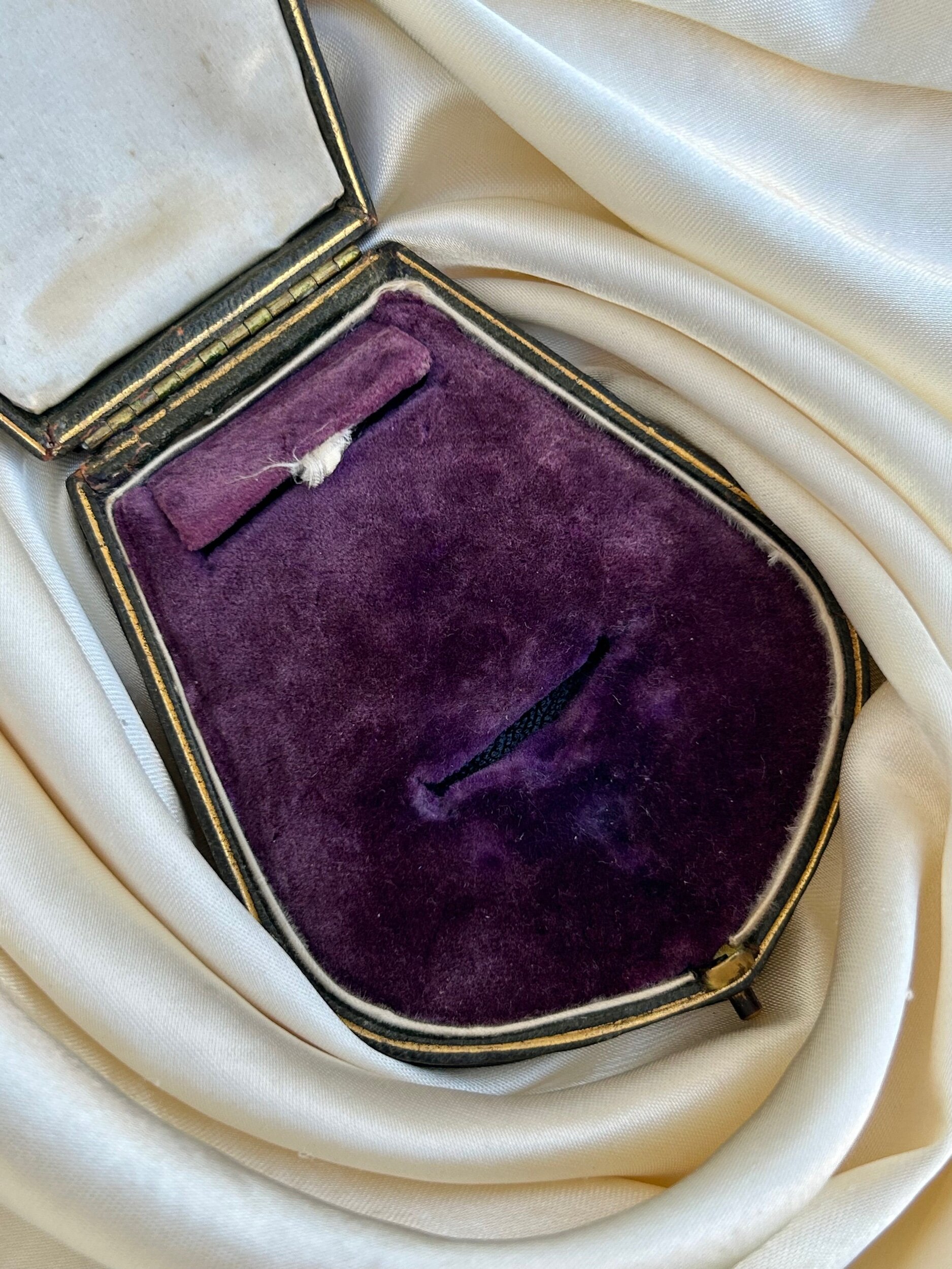 8CCB97F4-5262-43B6-941A-A99EE4E2BD89