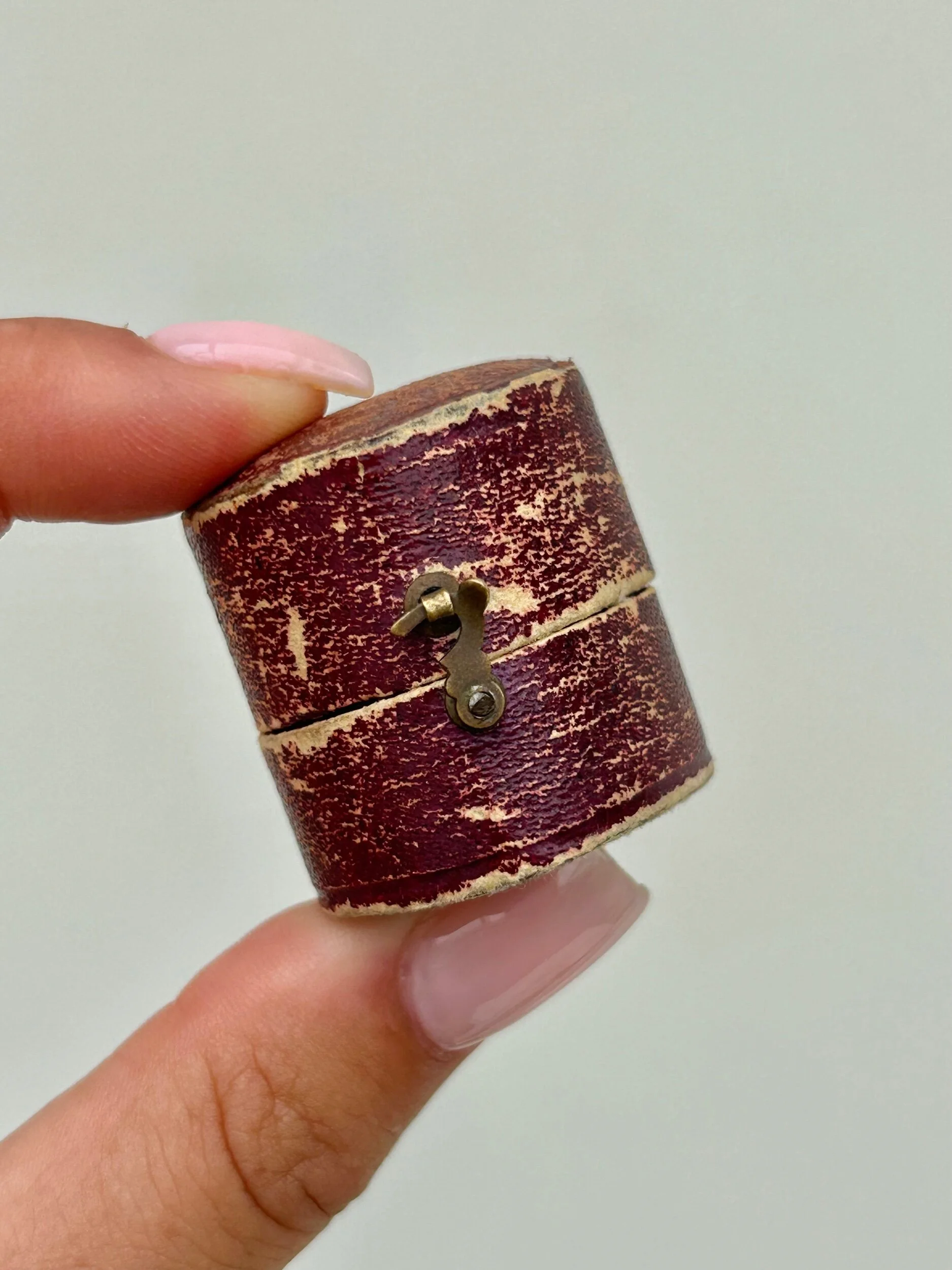 FA3724D8-F86D-4803-89C6-2FFB1C8326BA