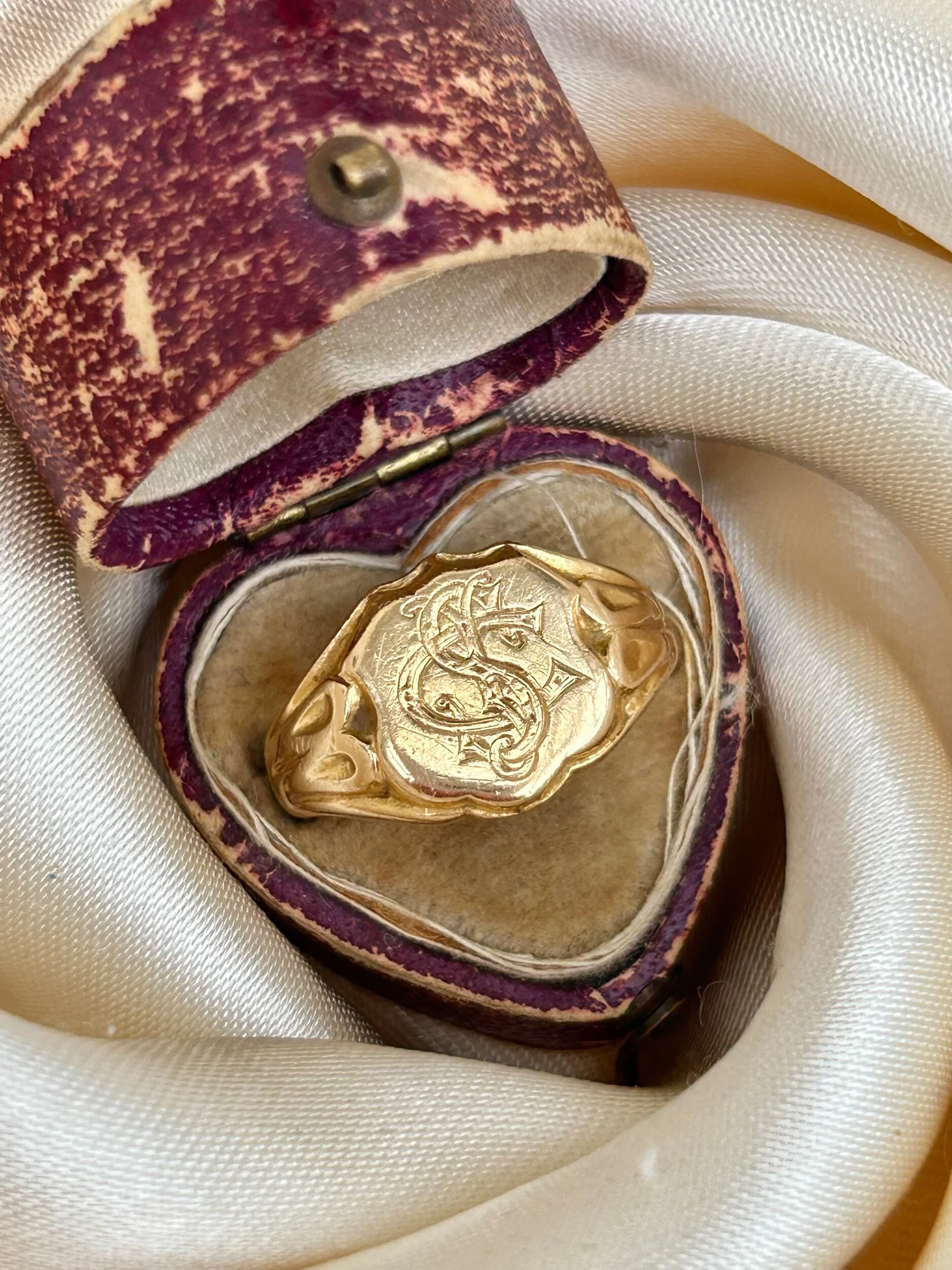 BA5F3C28-6121-4AE5-AF38-4C71B40E3F22