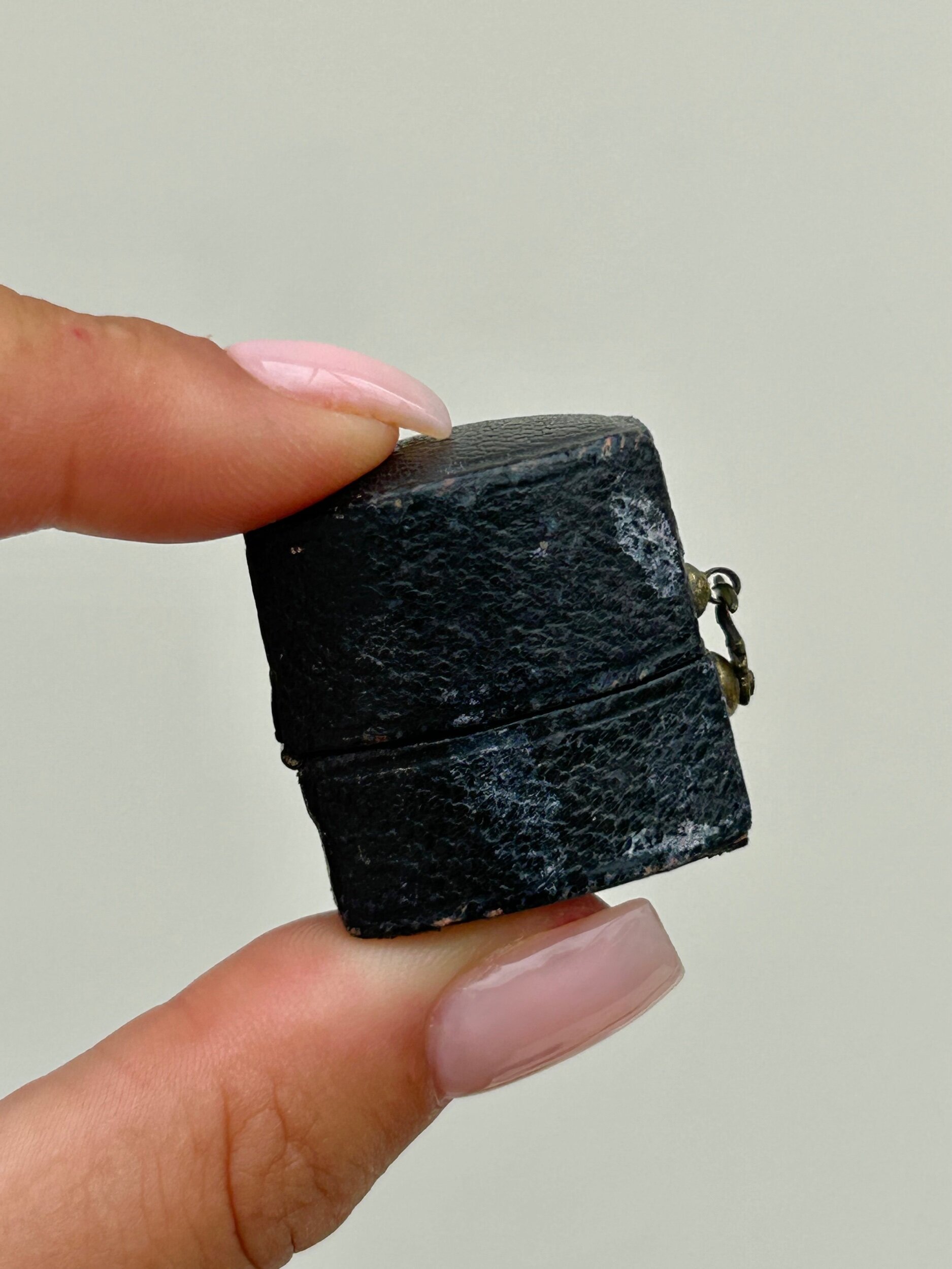 326218C6-94D9-460A-9036-DD2AB5A4D565