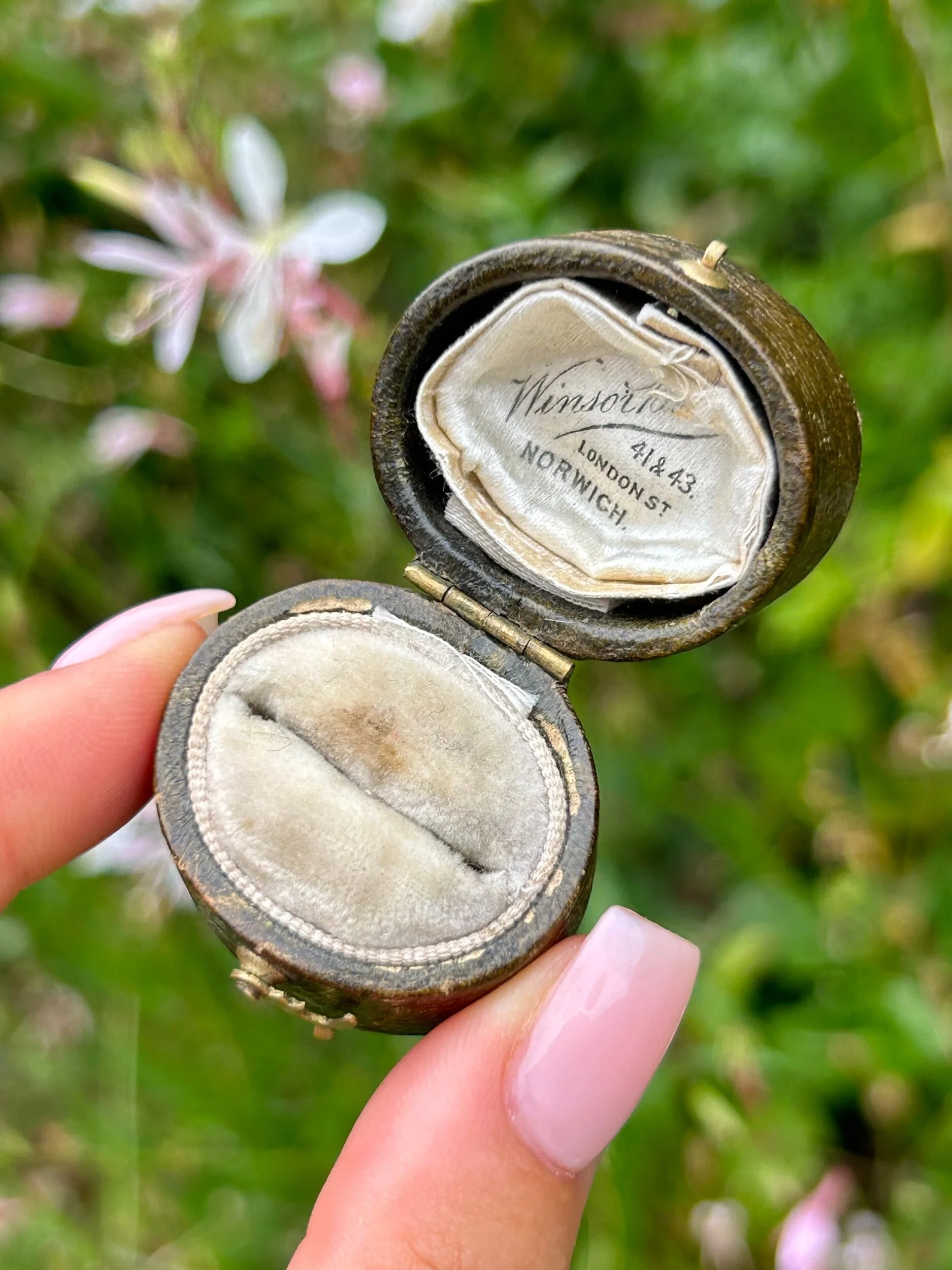 BC6B43F6-2017-4D1E-8DE7-F63A3136B200