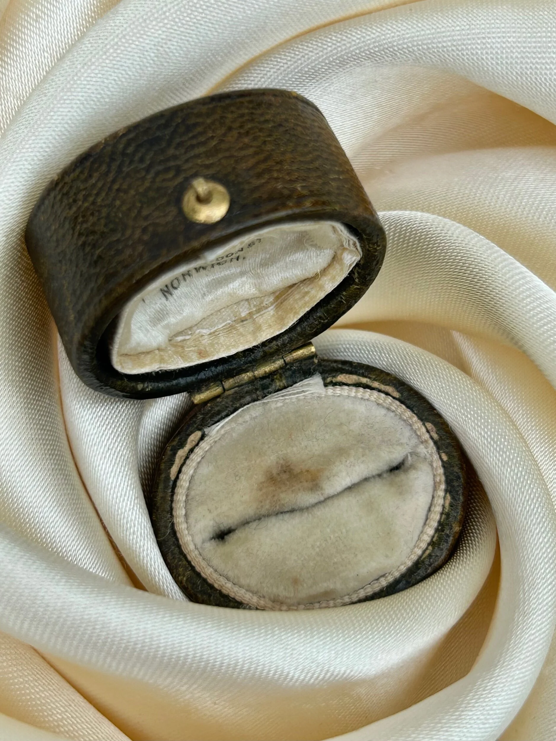 ED64F9DC-D0D9-4A40-B9FE-05669C667491