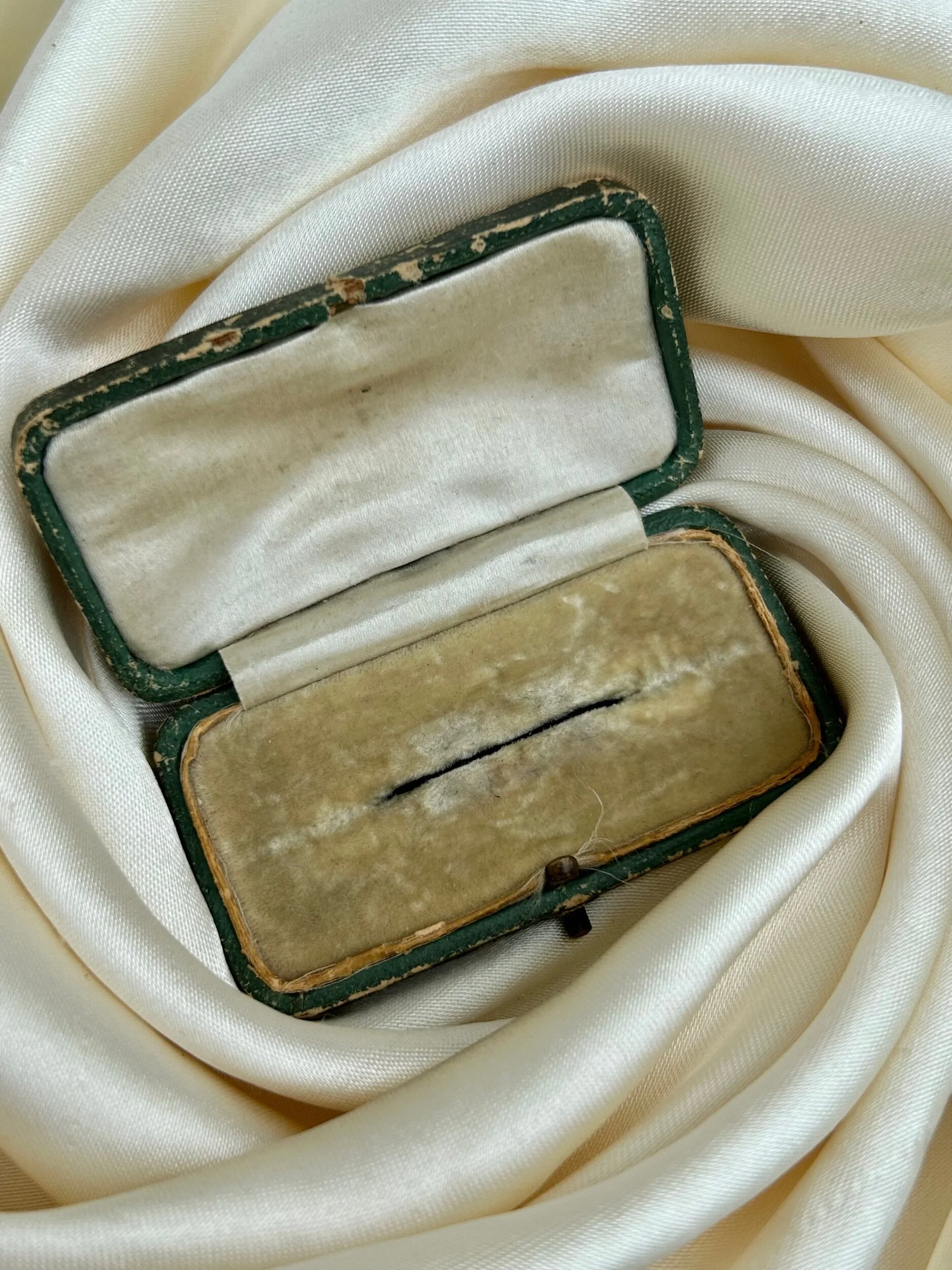 8EE1AB18-EBB7-422E-A8CF-0A33F8A12022