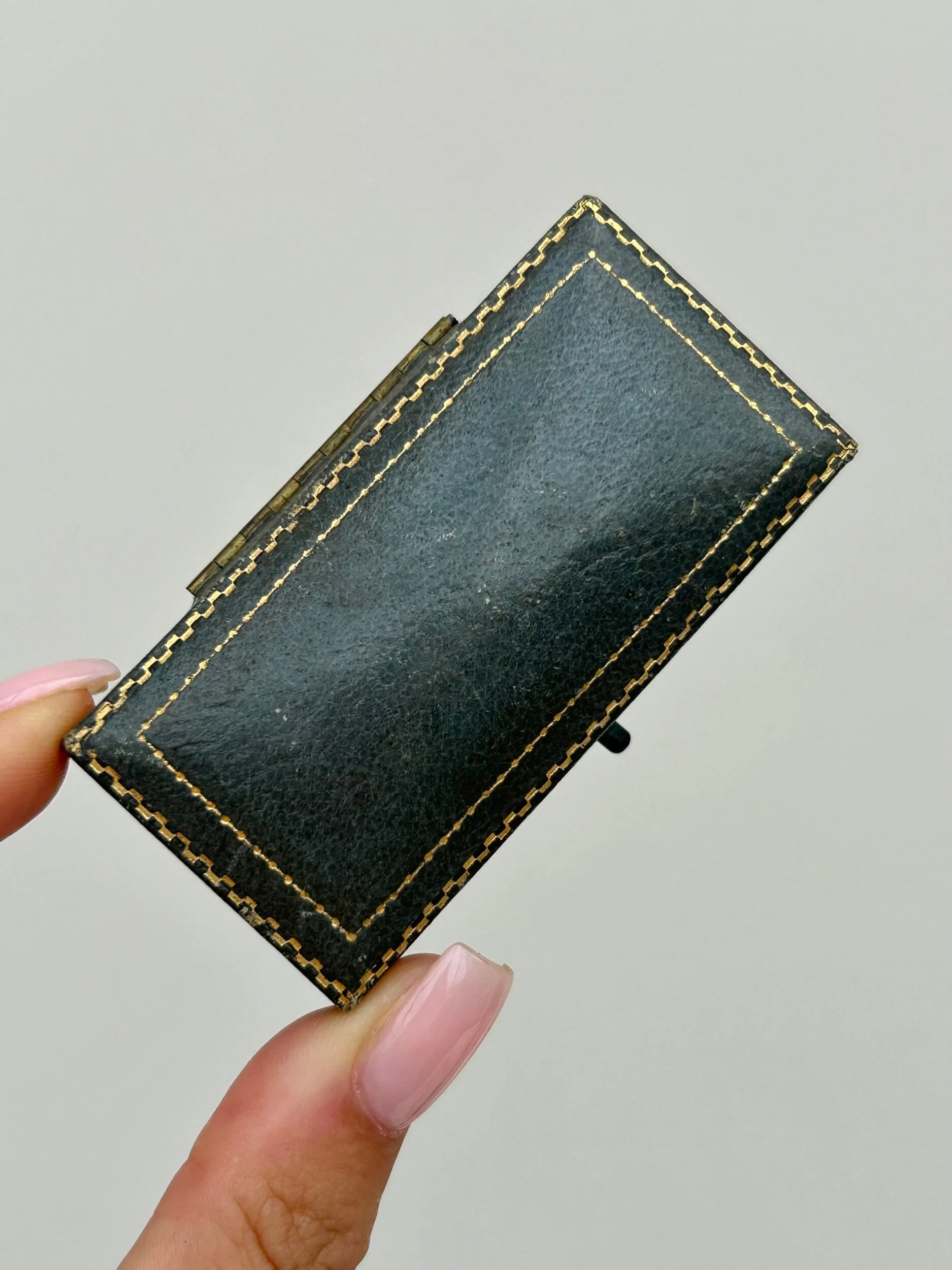 01EE1373-D5DE-434A-A532-A968B8ACA612