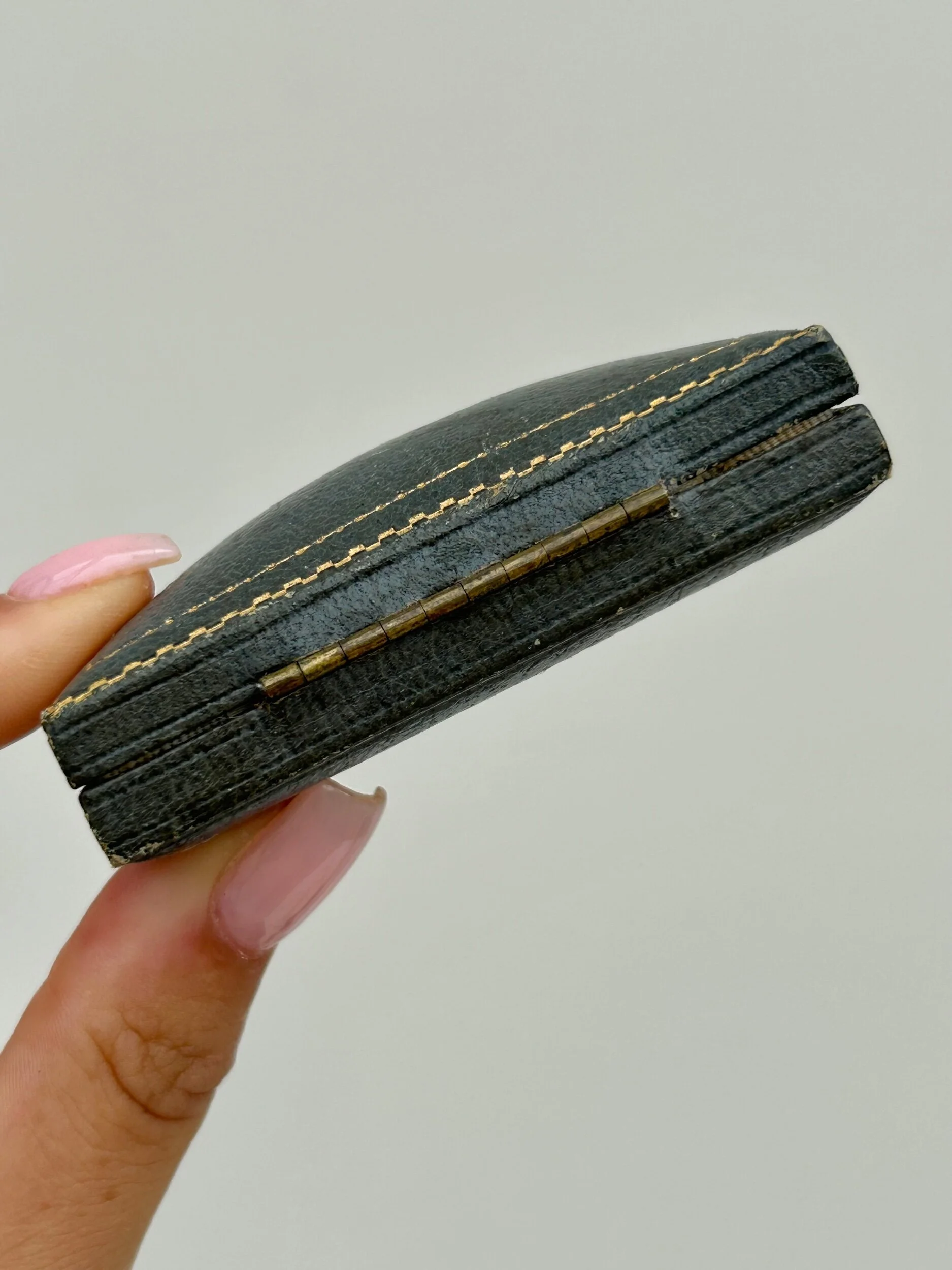 DFA1C3E9-7128-45A3-83F3-94F3568F7A1D