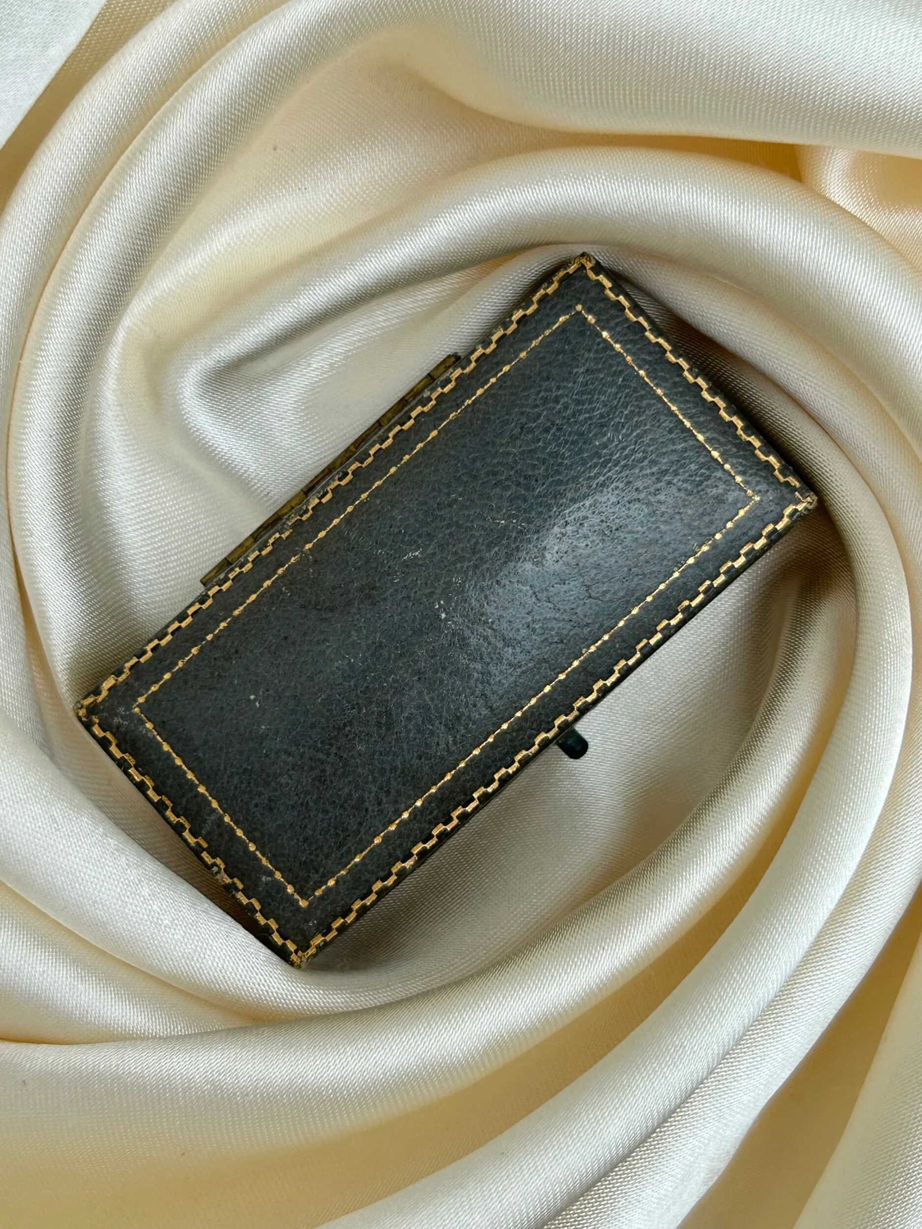 02CD9D4B-FC85-423E-BBDD-A66041715031