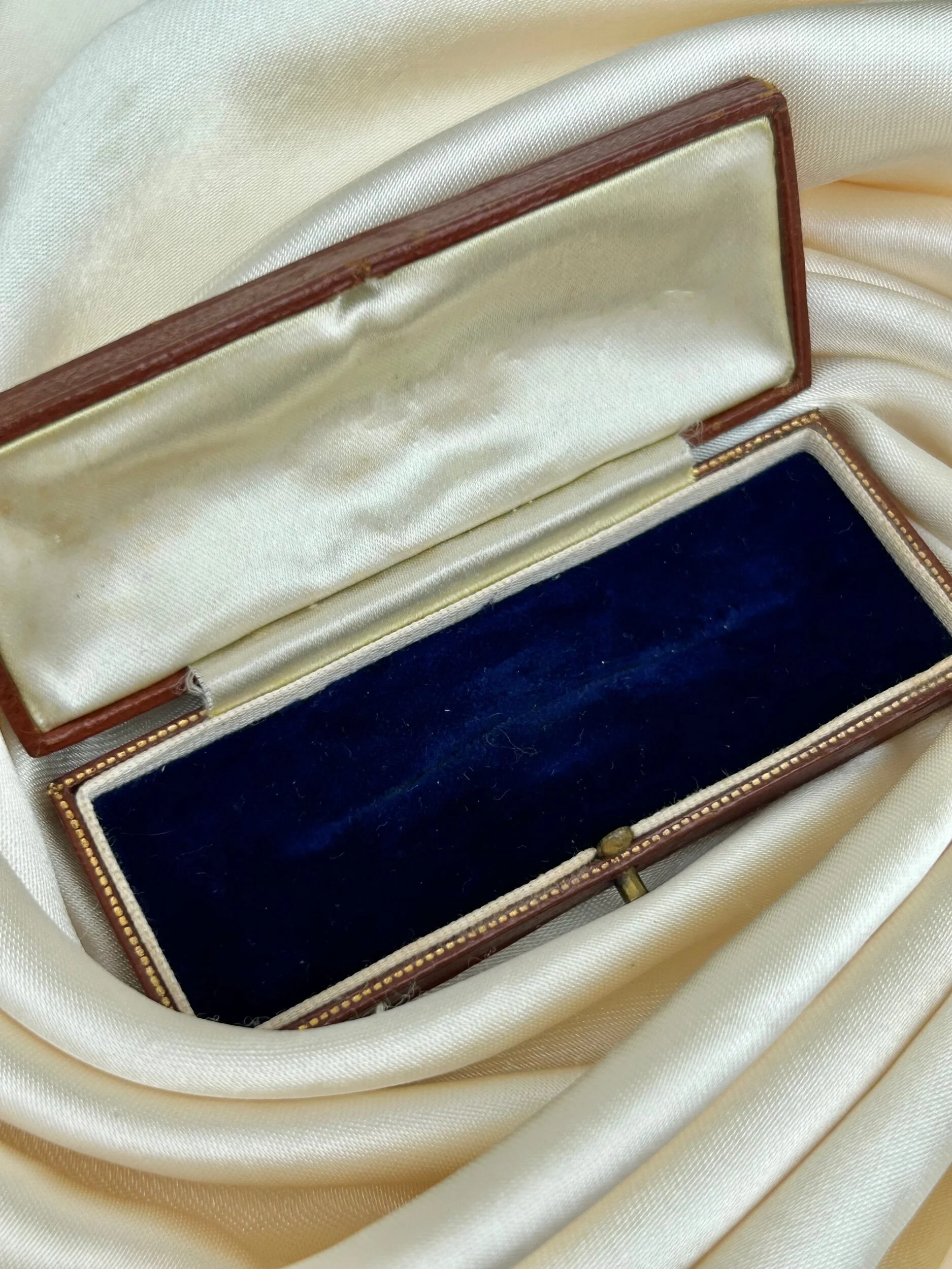 AF057008-E861-44D4-8DFC-419A1914C859