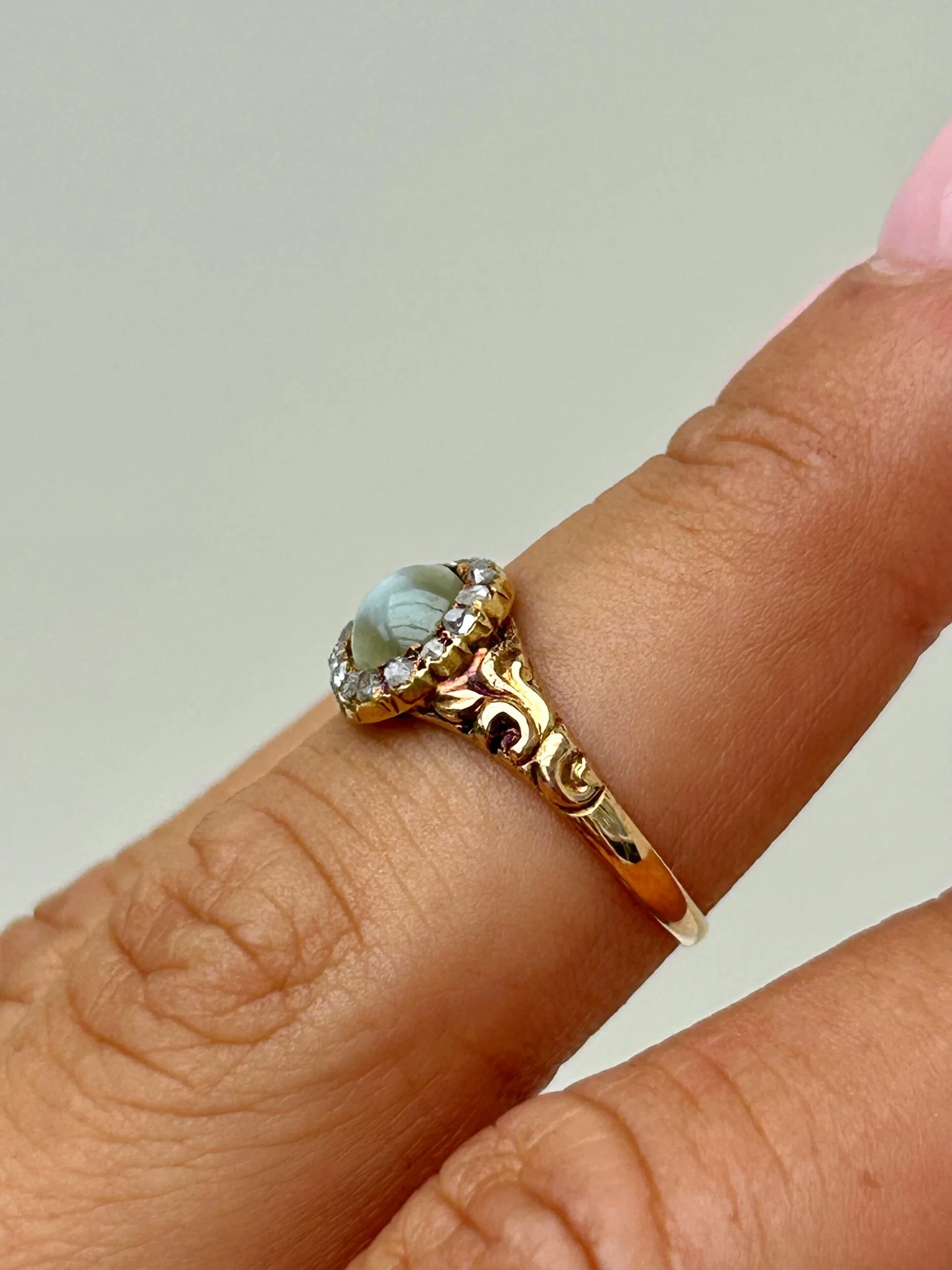 6D14A373-0DE8-4289-BB33-ADCCE8E467F3