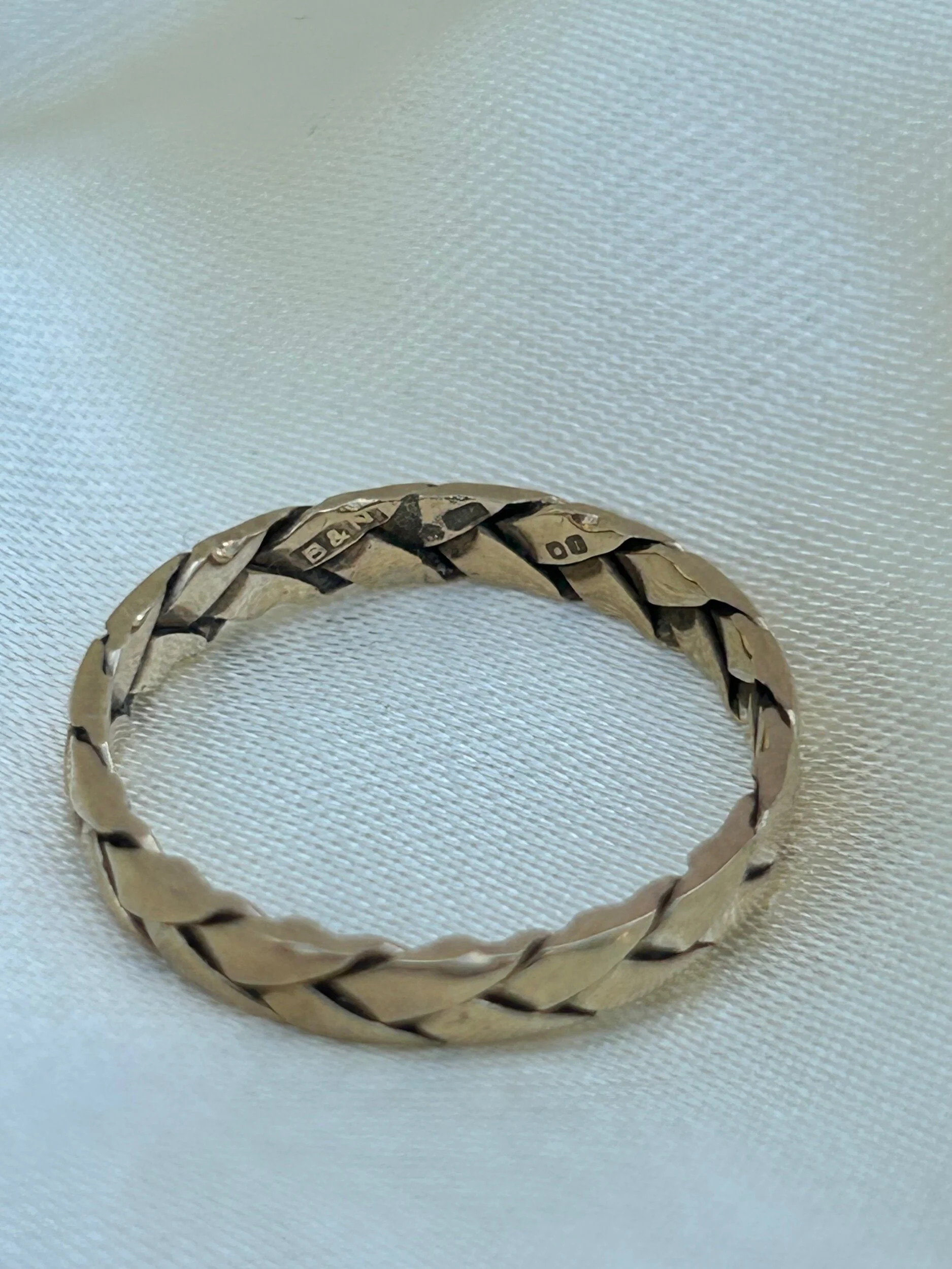 FA5DB252-D6EF-4630-867A-DD276FEB828C