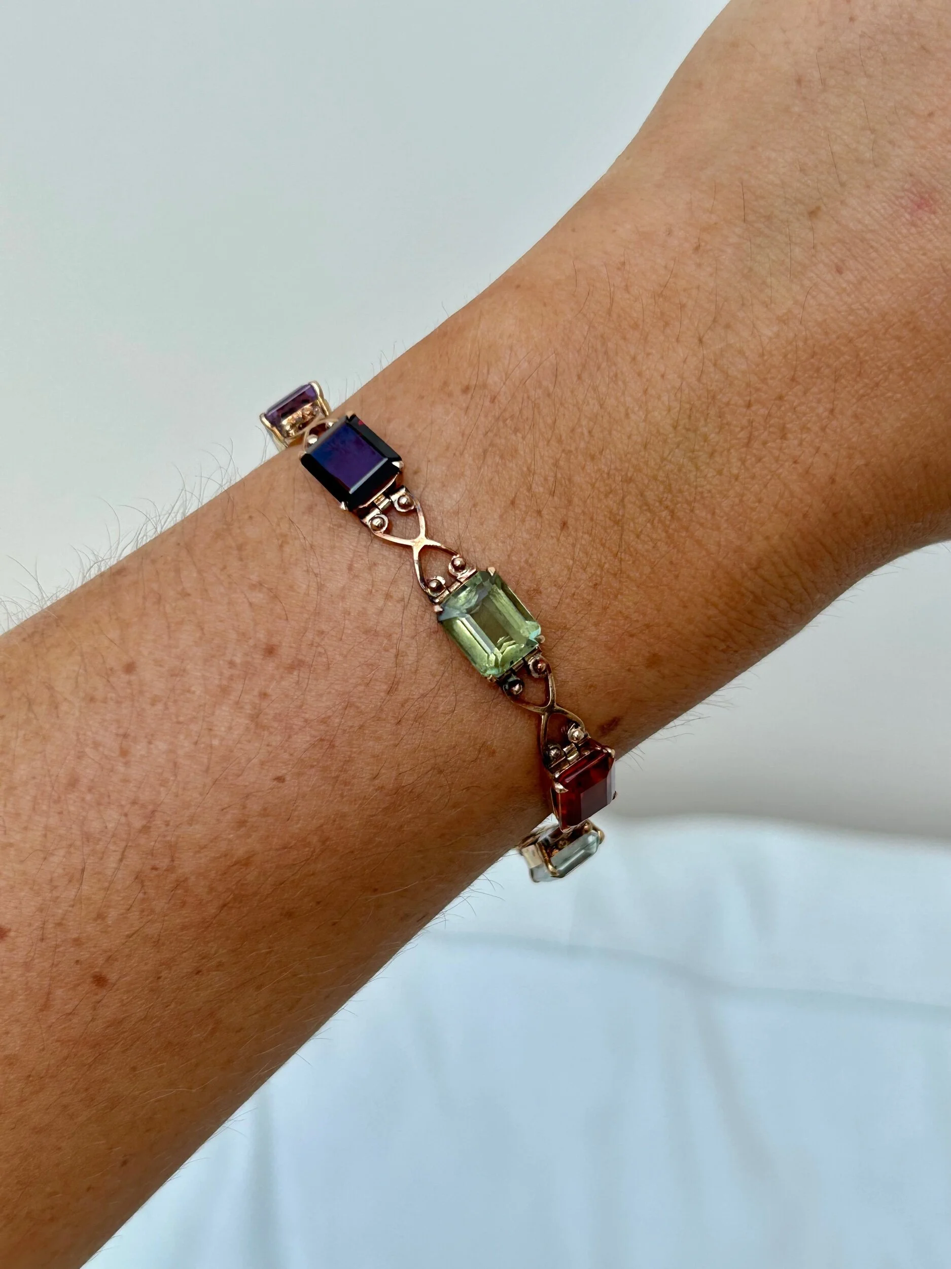 21579547-B0F9-426B-B54F-EA2586808AB5