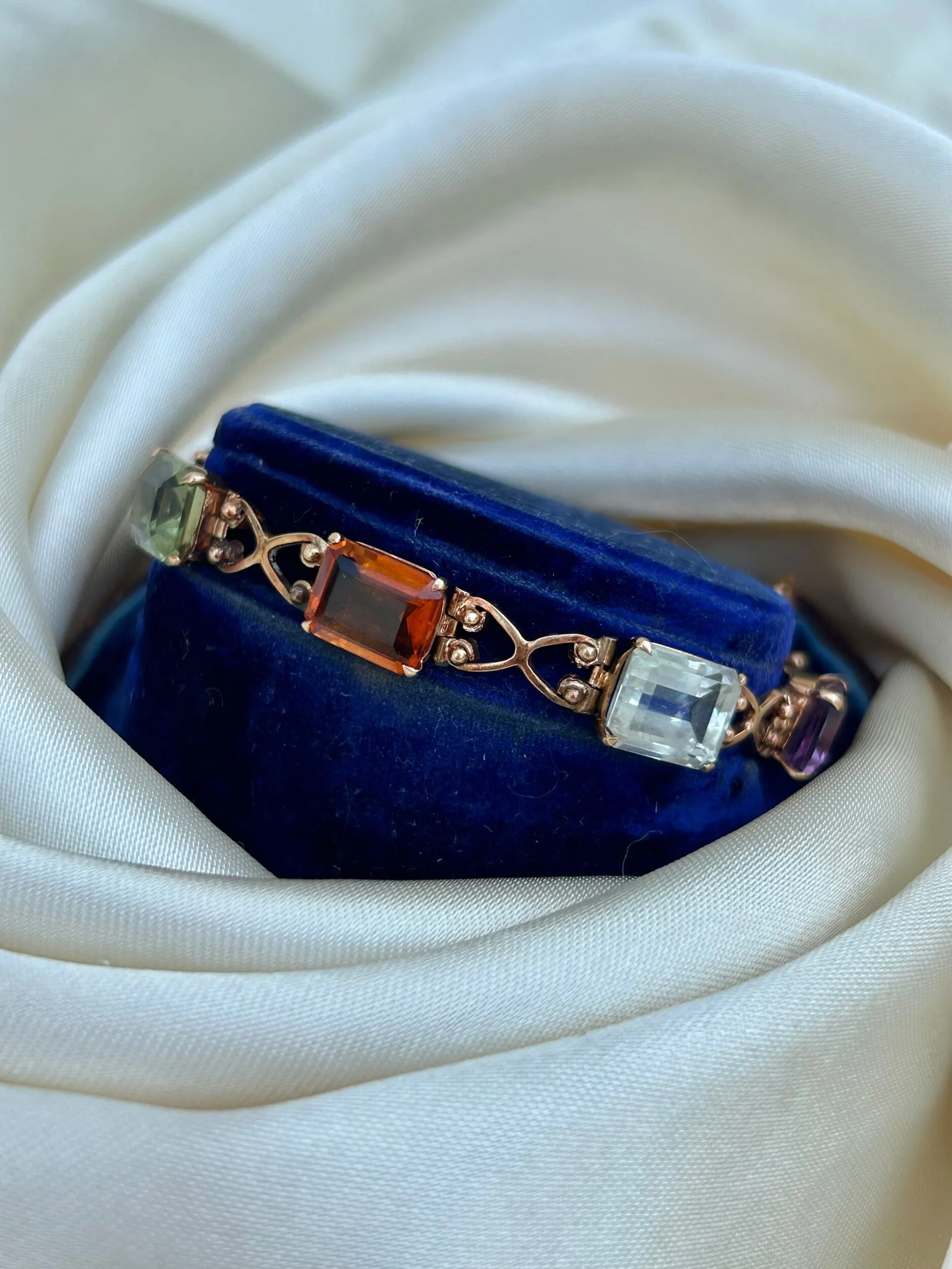 94C8AD09-B8F8-4709-AE25-2C387E480FC9