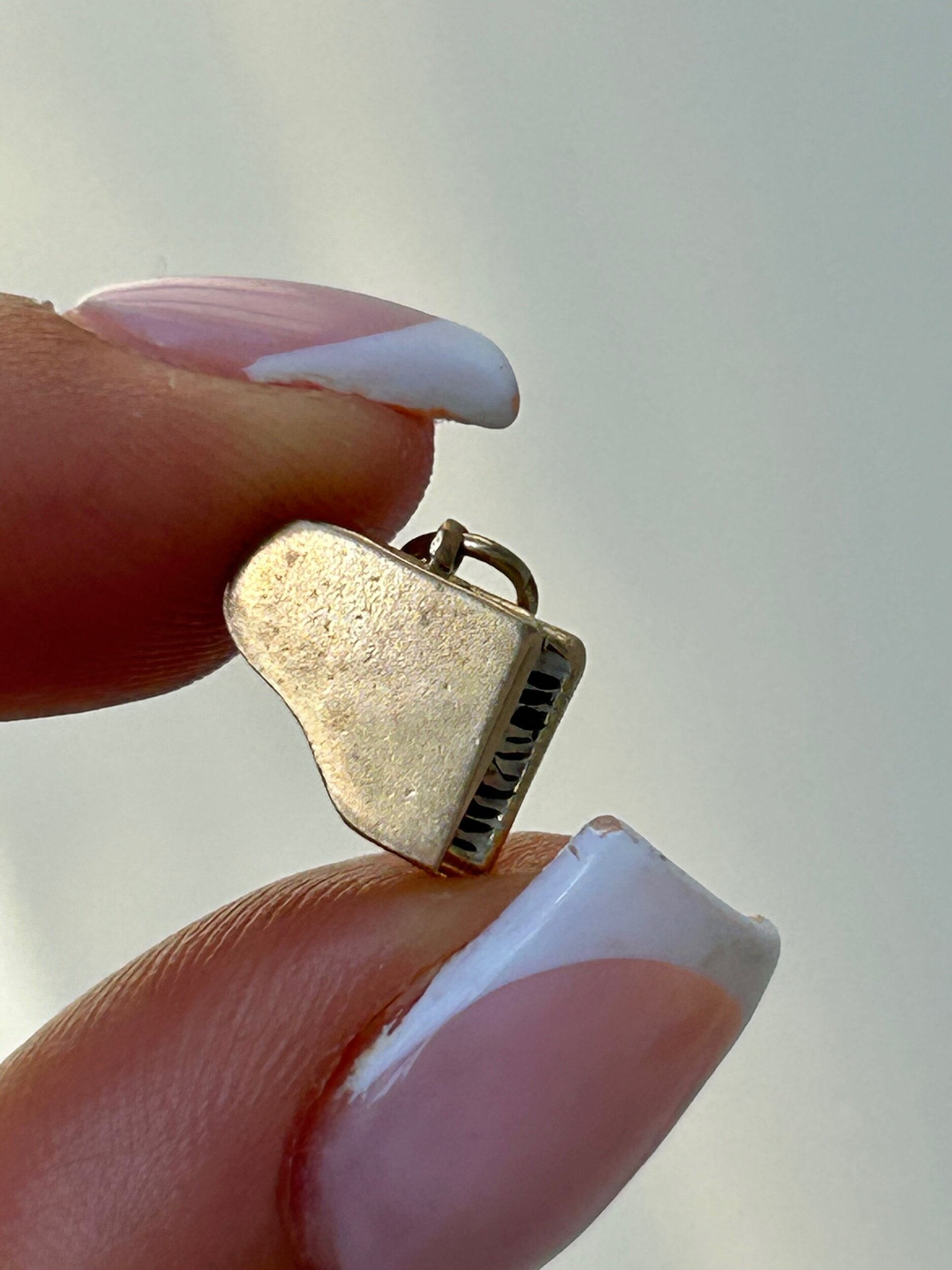 C9DC9C12-A208-4B71-B572-1F9353887C6D