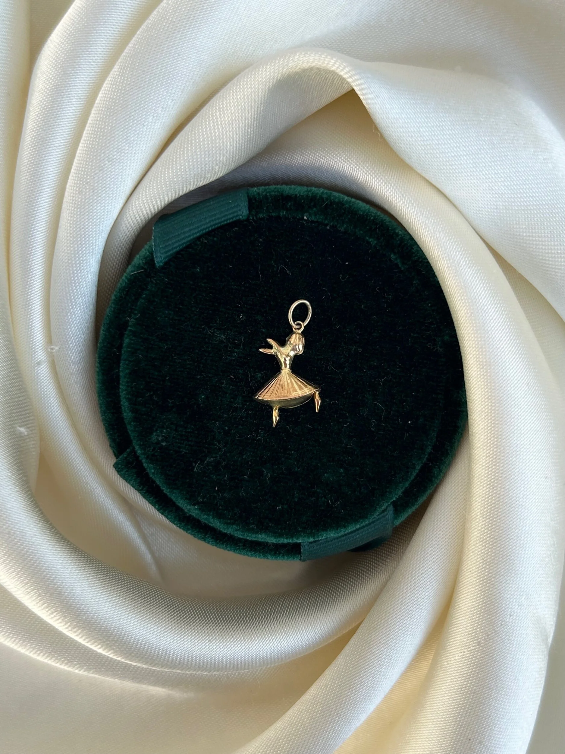 1E687189-B3CD-41A4-864C-01A31A99A306