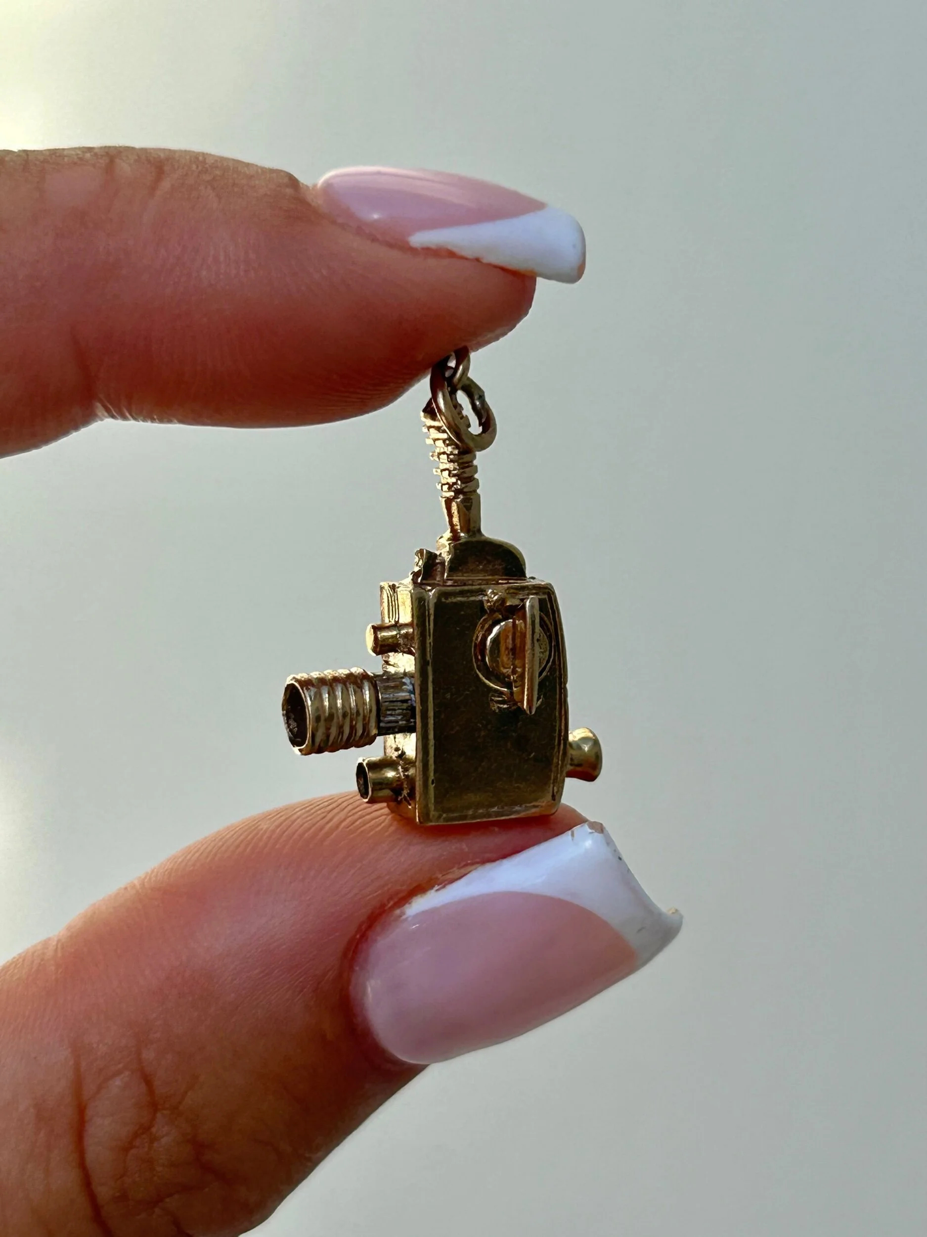 E8536EC7-FE6A-4DEB-AECA-E5525EC3BE5D