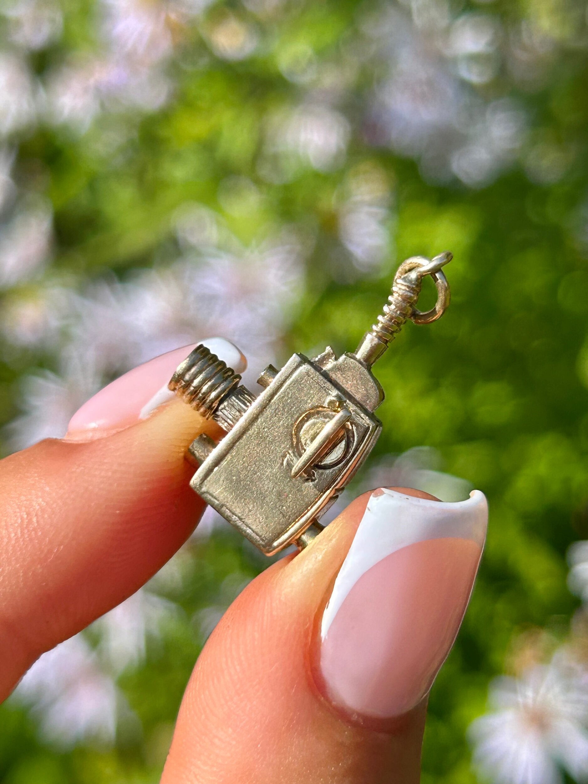 25DE8E71-8965-4D32-9854-D937508ECAE1