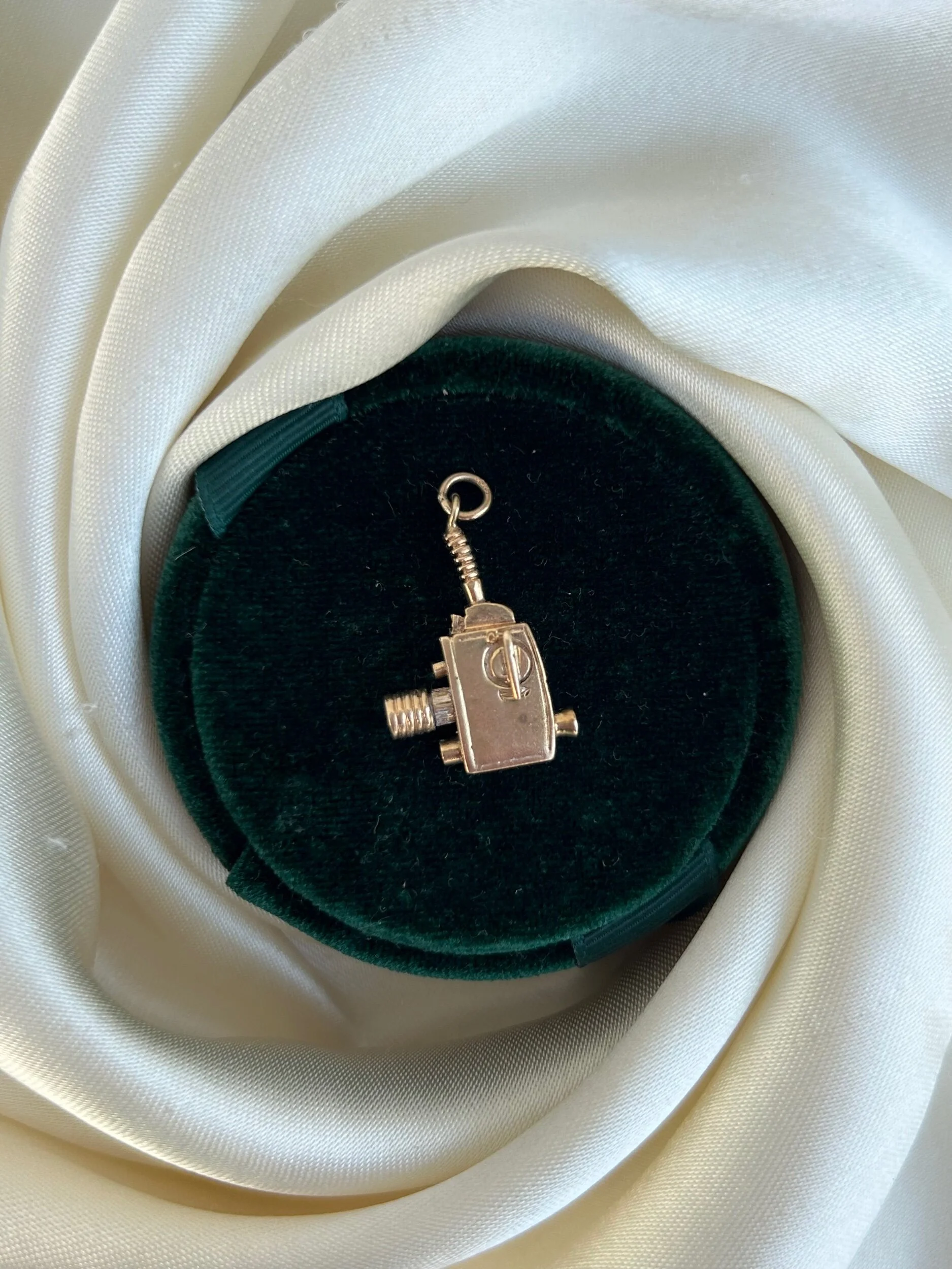 5B82AF1E-B11D-474B-9C2D-73EEC2A20996