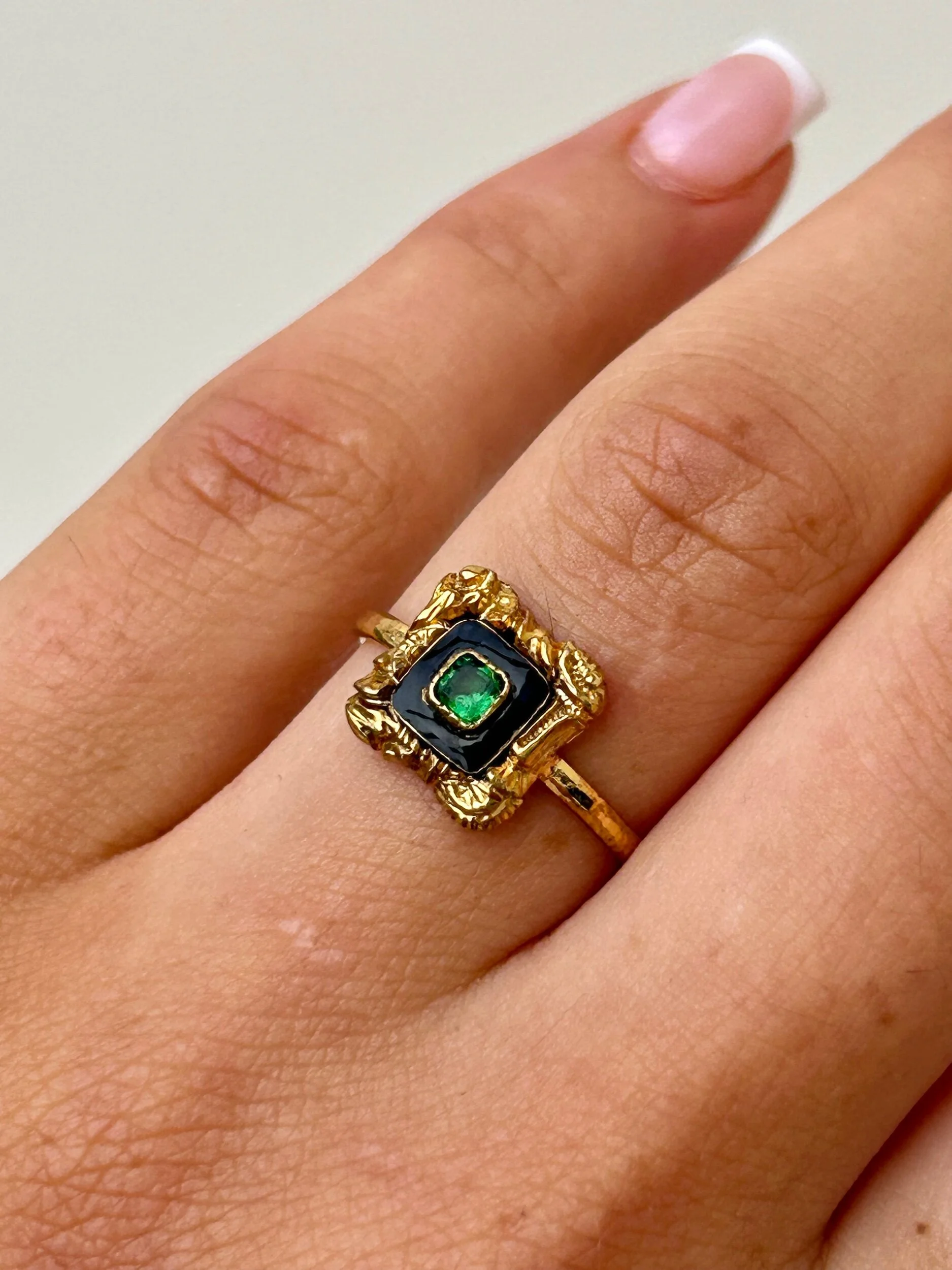 197D799C-6109-4E30-9702-19767D07E122