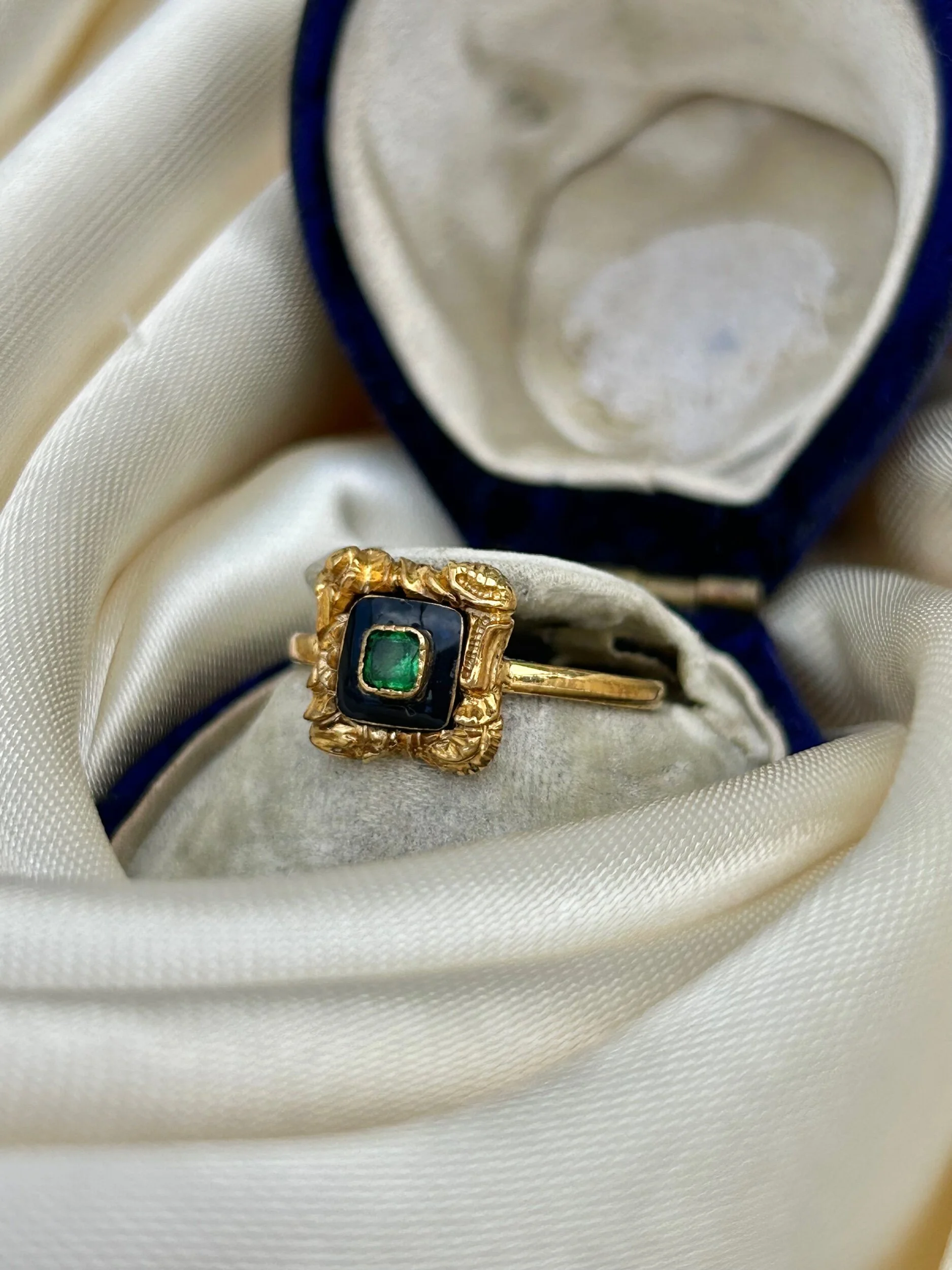 F9B33EDC-8383-4234-8887-486B34242586