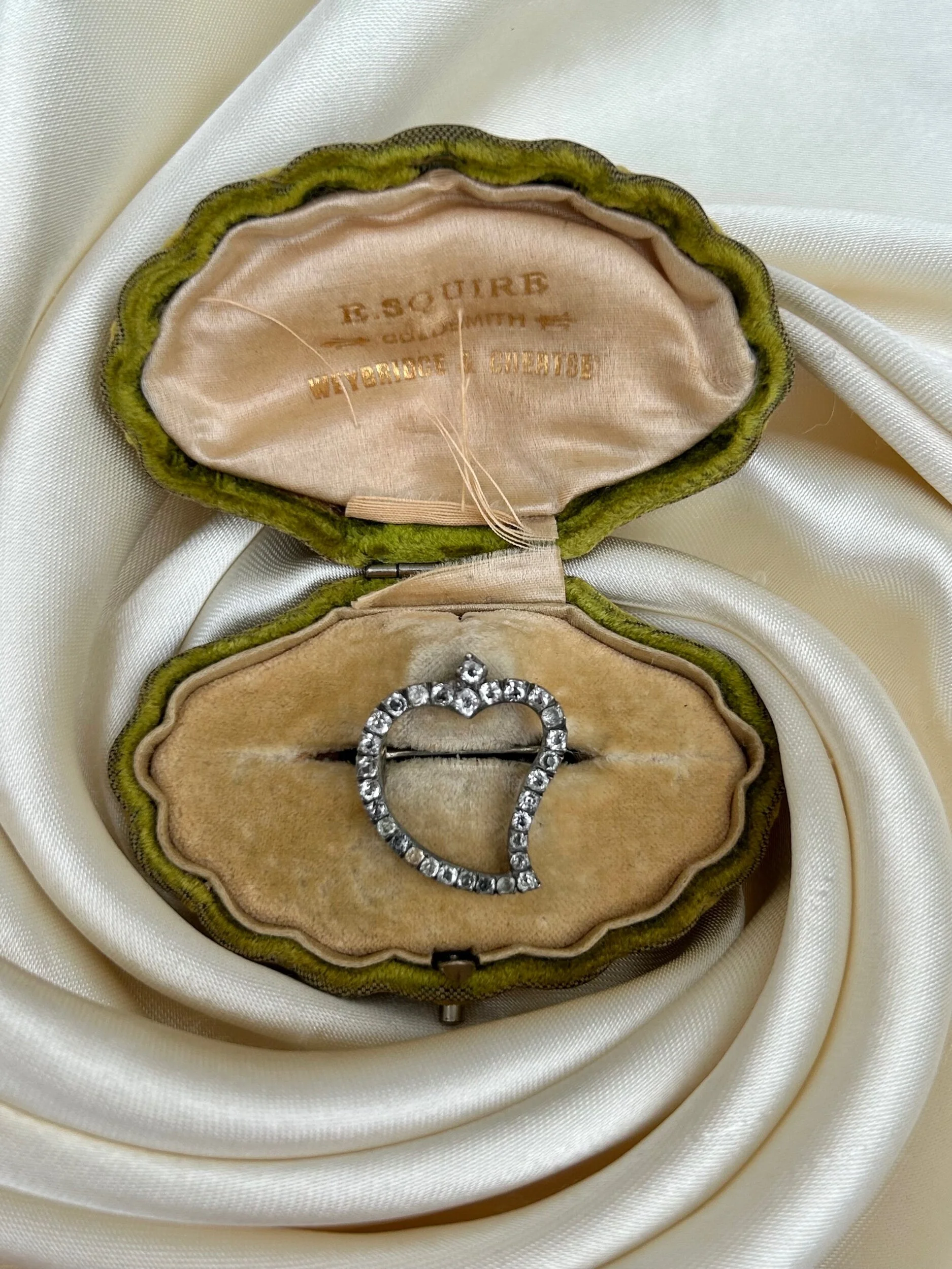 AA0CA5F7-785D-4B17-80D4-7AC3A0A68FBF