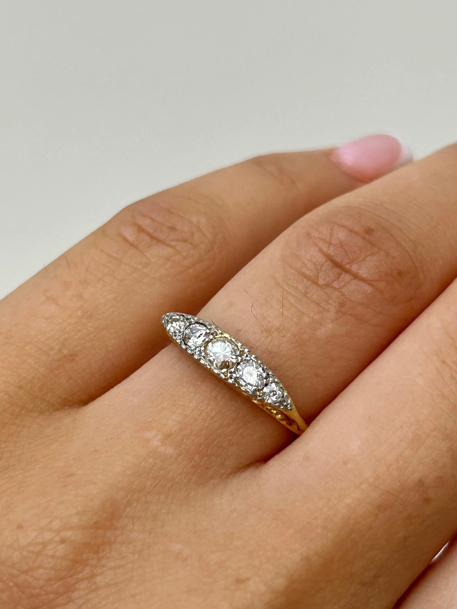 5F3C171E-142F-4D64-9417-906AE7F03EDC