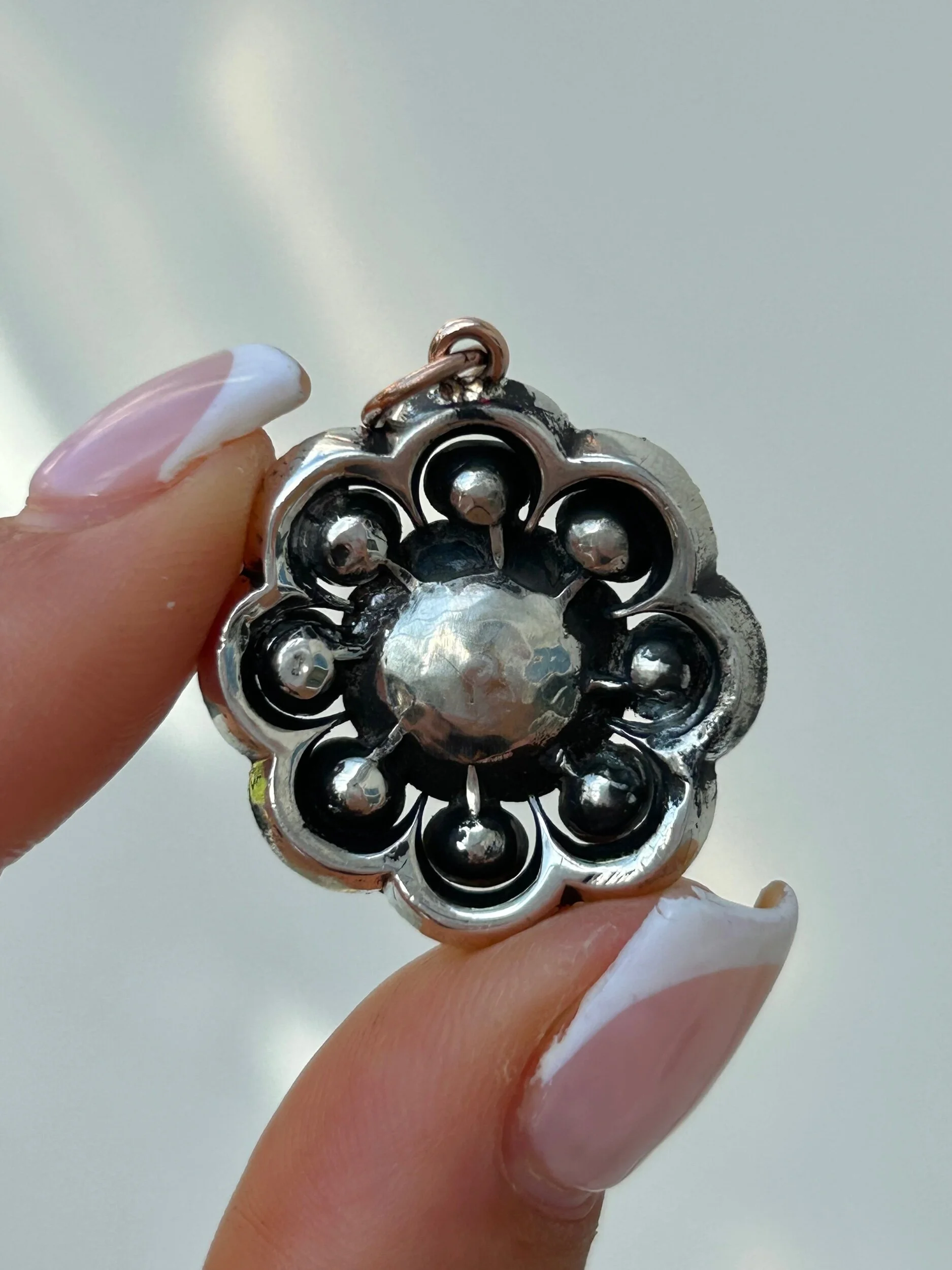 F4F29360-F25F-48FF-BF69-756EA371075E