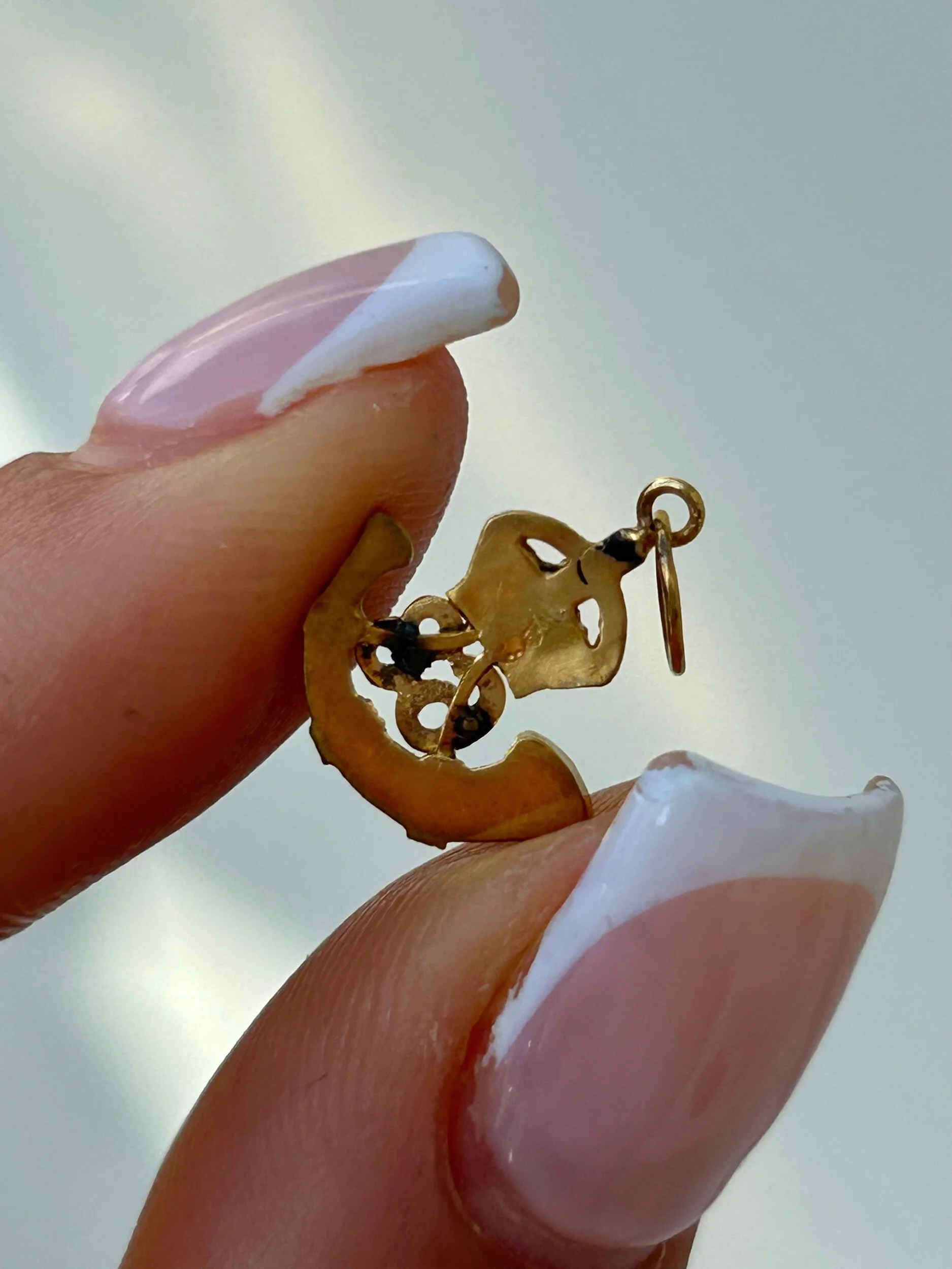 BEE26508-67F6-41AE-B7AE-7C4589F09E87